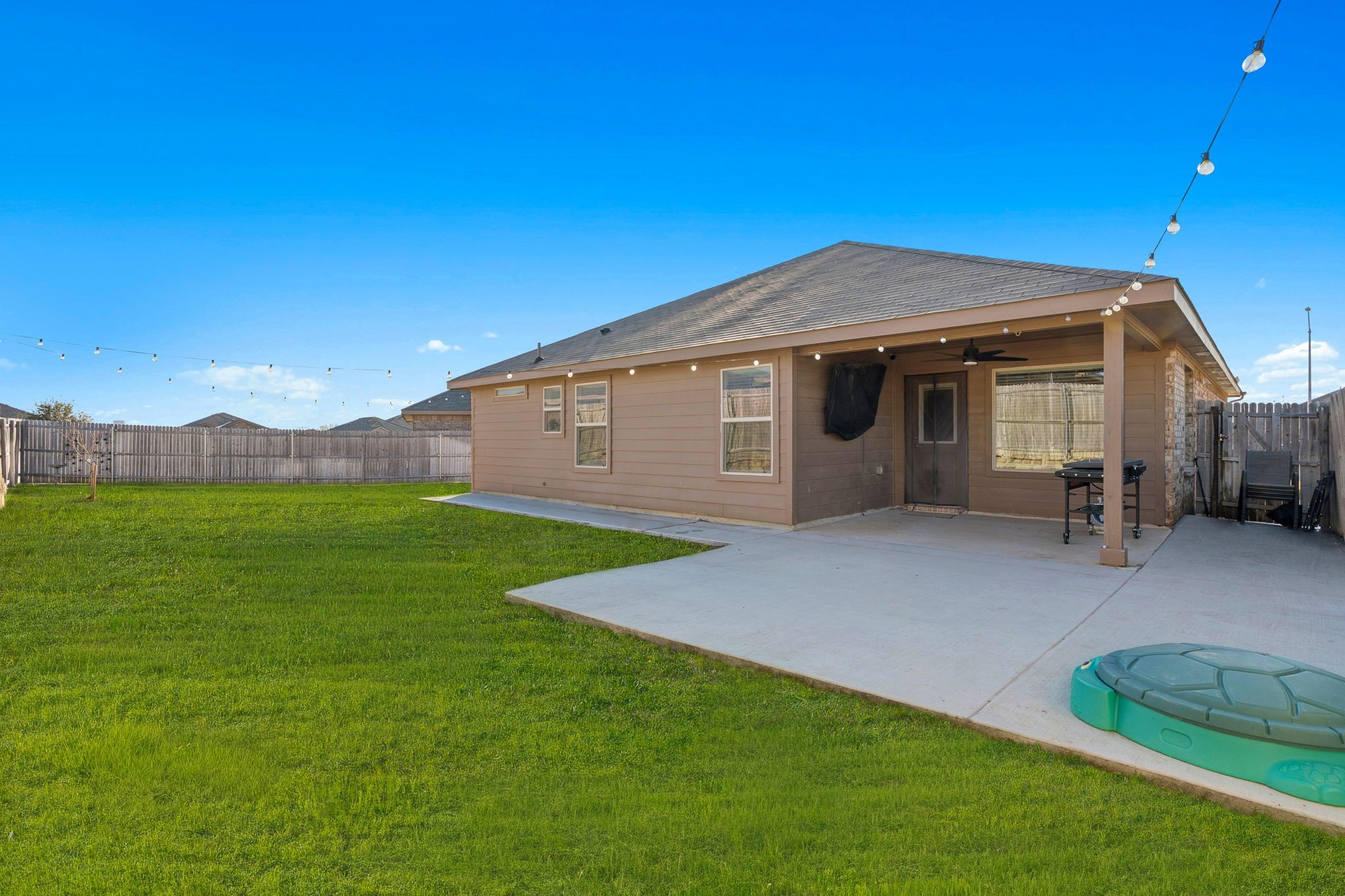 421 Houndstooth Drive