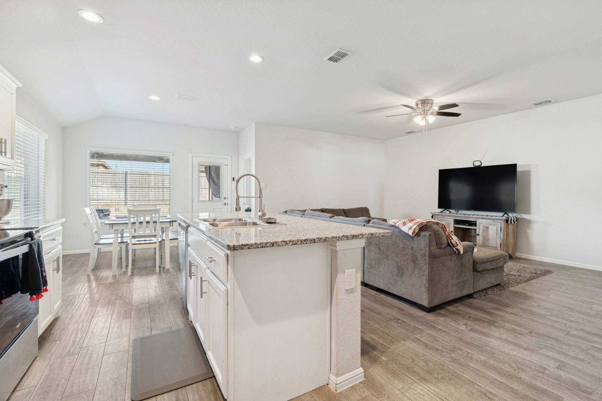 421 Houndstooth Drive