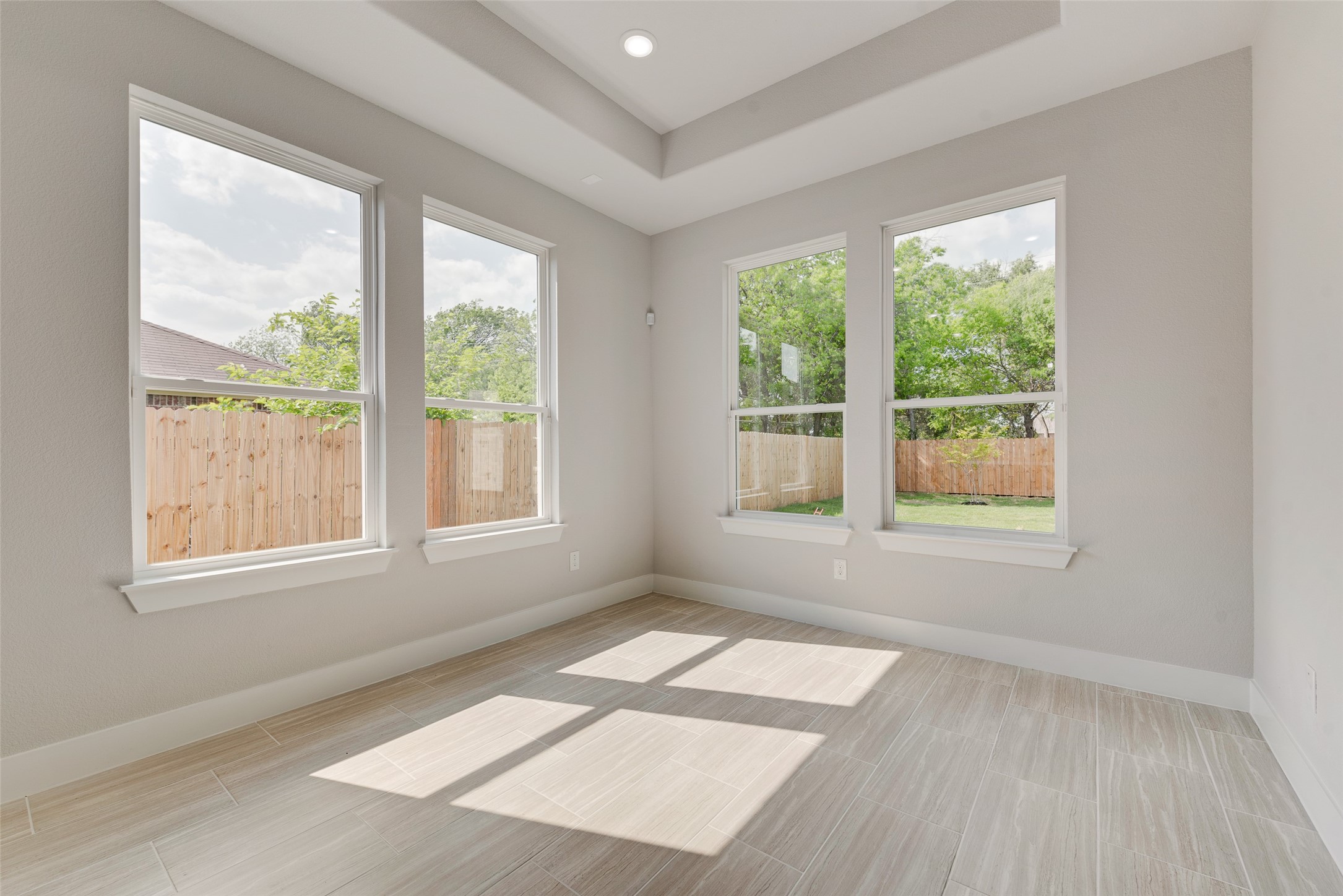 6810 Windward View Drive