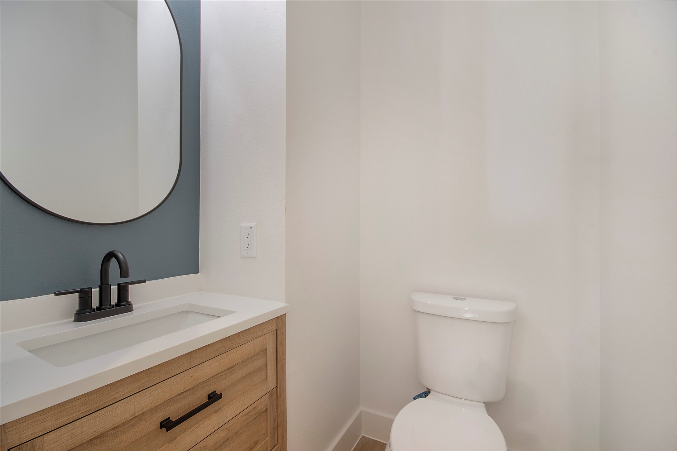 2203 Hondo Avenue 105