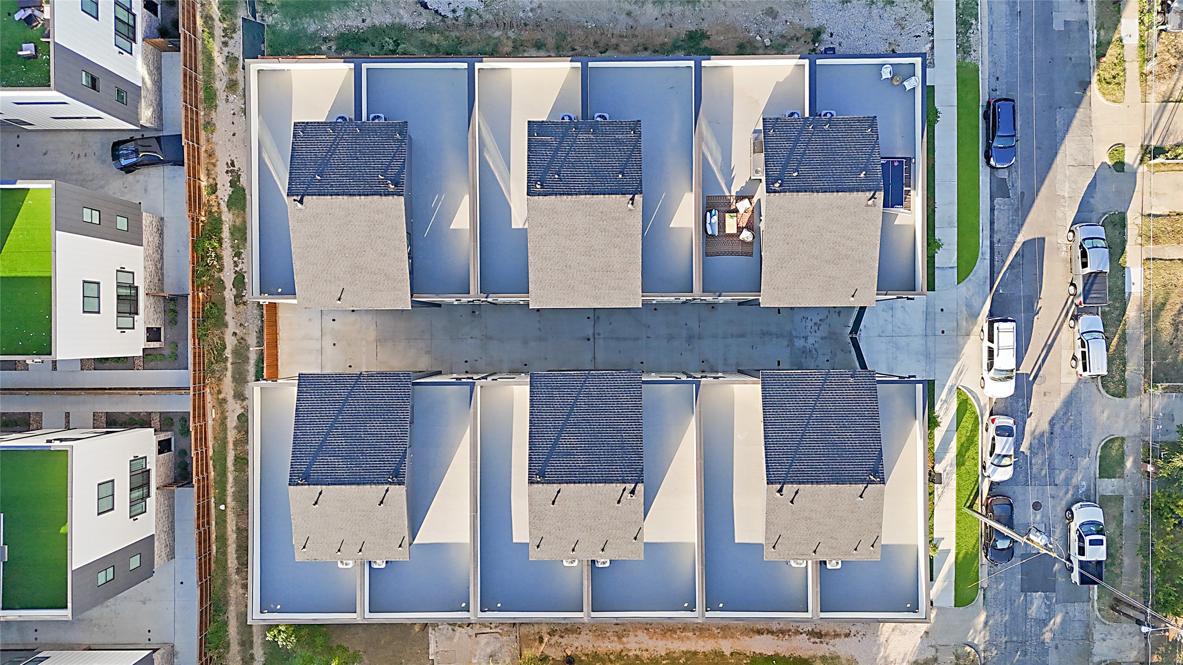 2203 Hondo Avenue 105