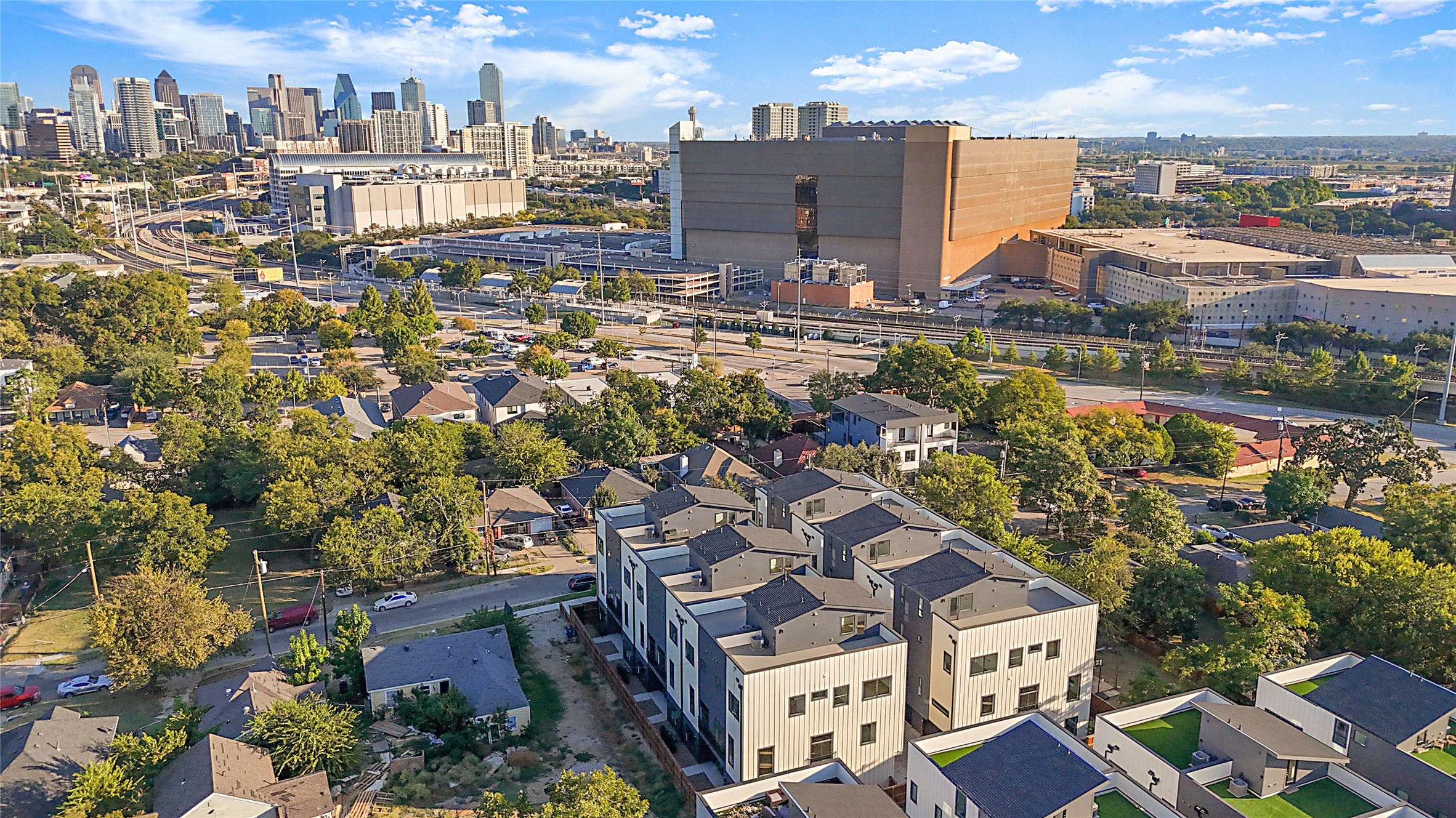 2203 Hondo Avenue 105