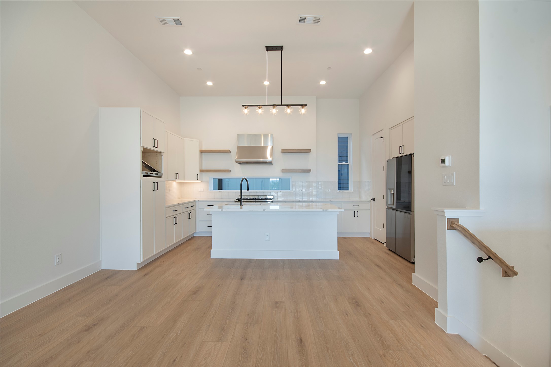 2203 Hondo Avenue 105