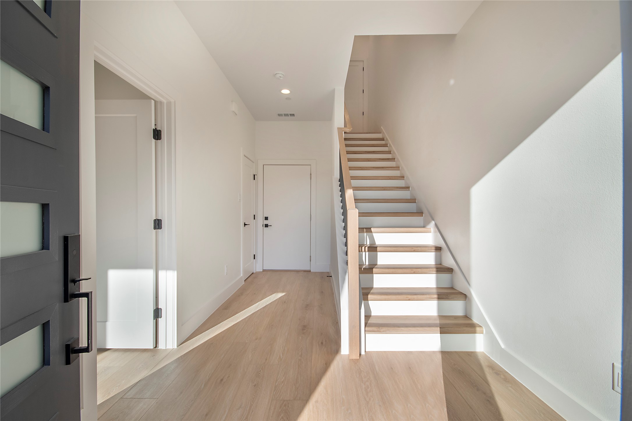 2203 Hondo Avenue 105