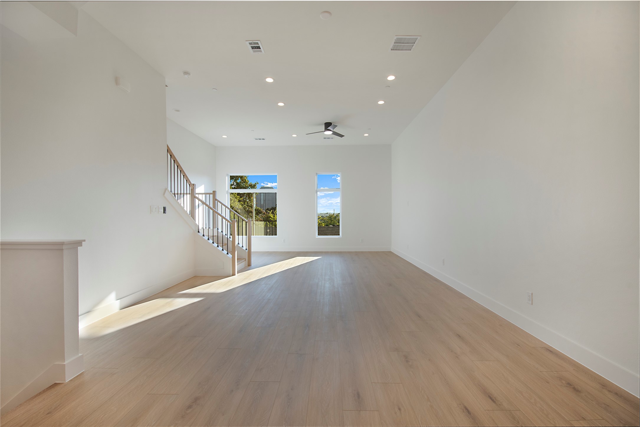 2203 Hondo Avenue 105