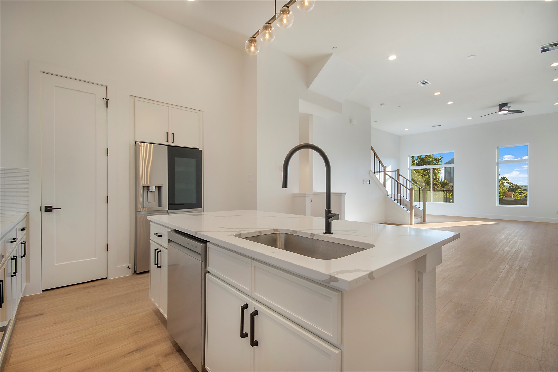 2203 Hondo Avenue 105