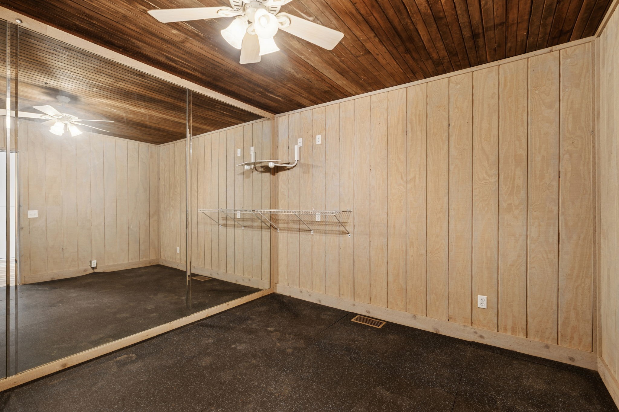 18621 County Road 477