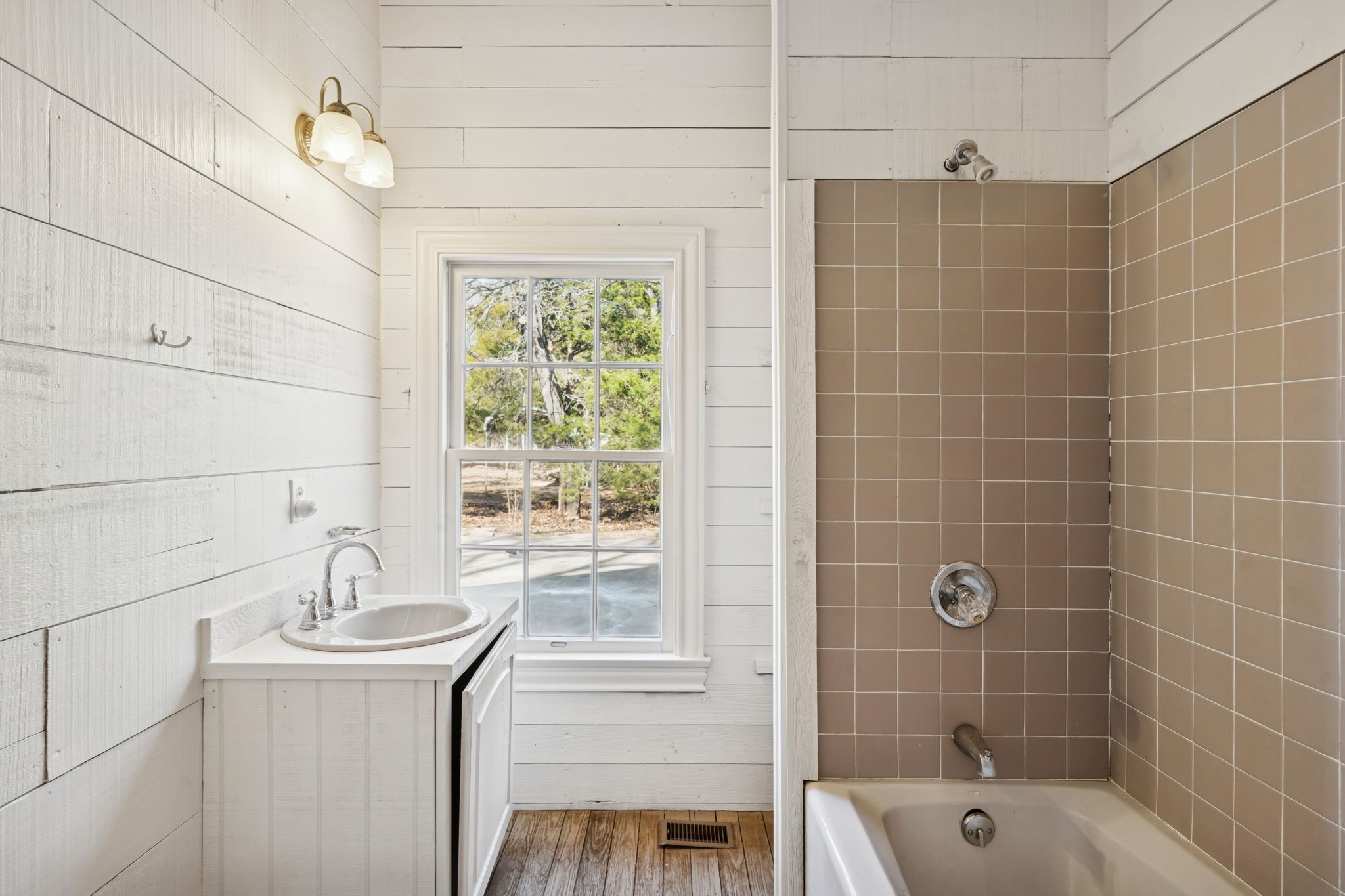 18621 County Road 477