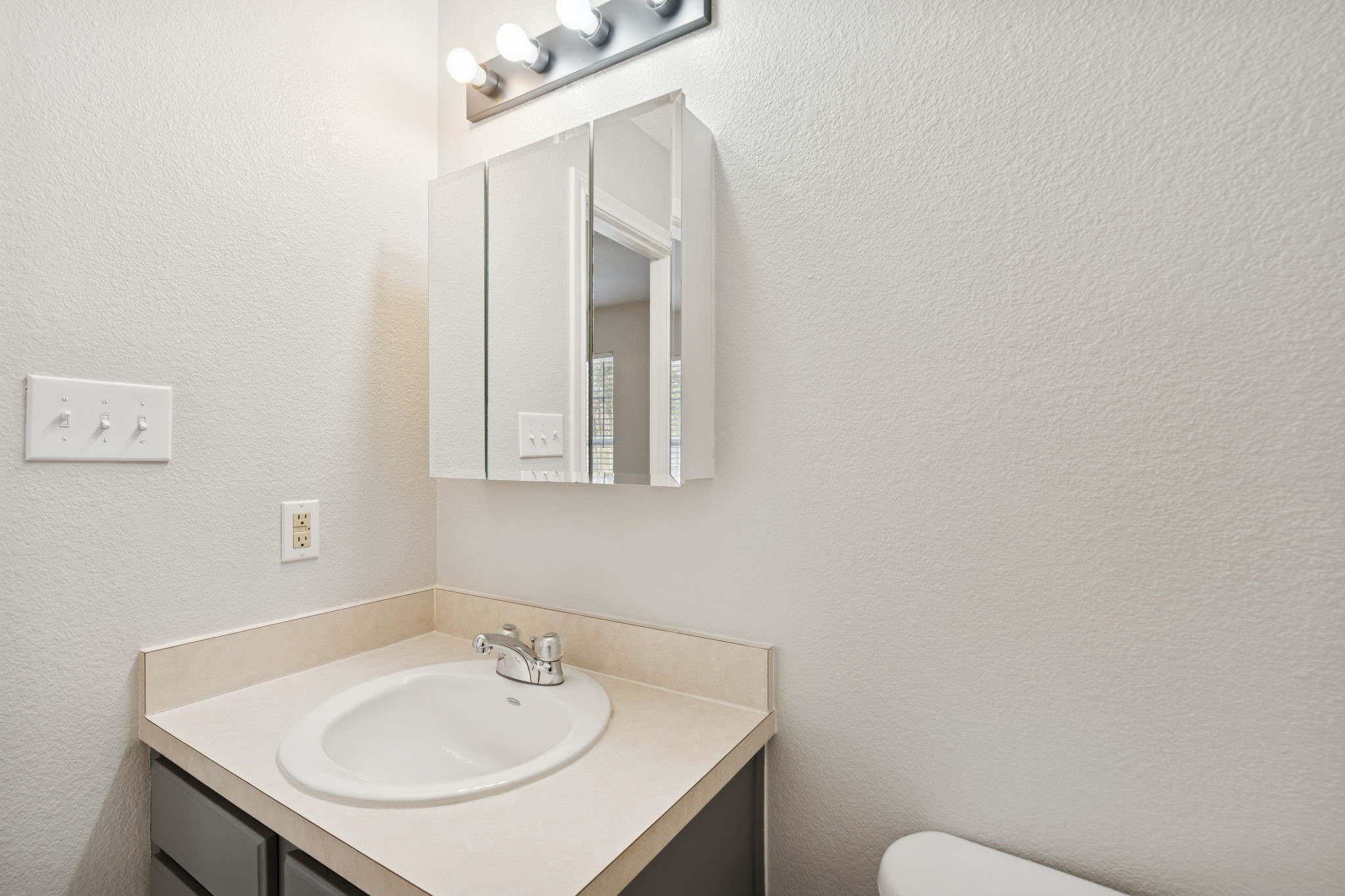 1408 Riverside Drive