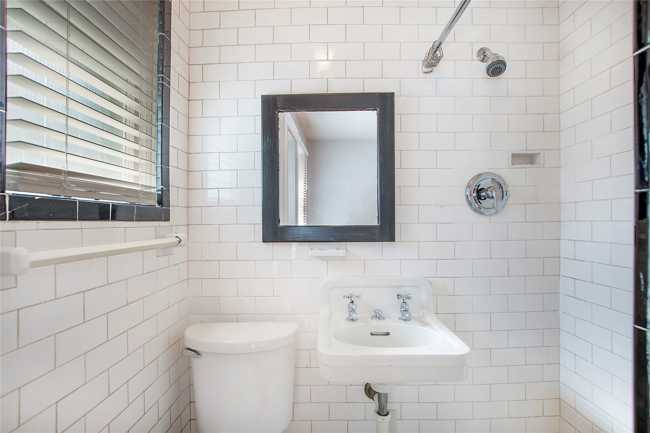 2222 Harrison Avenue