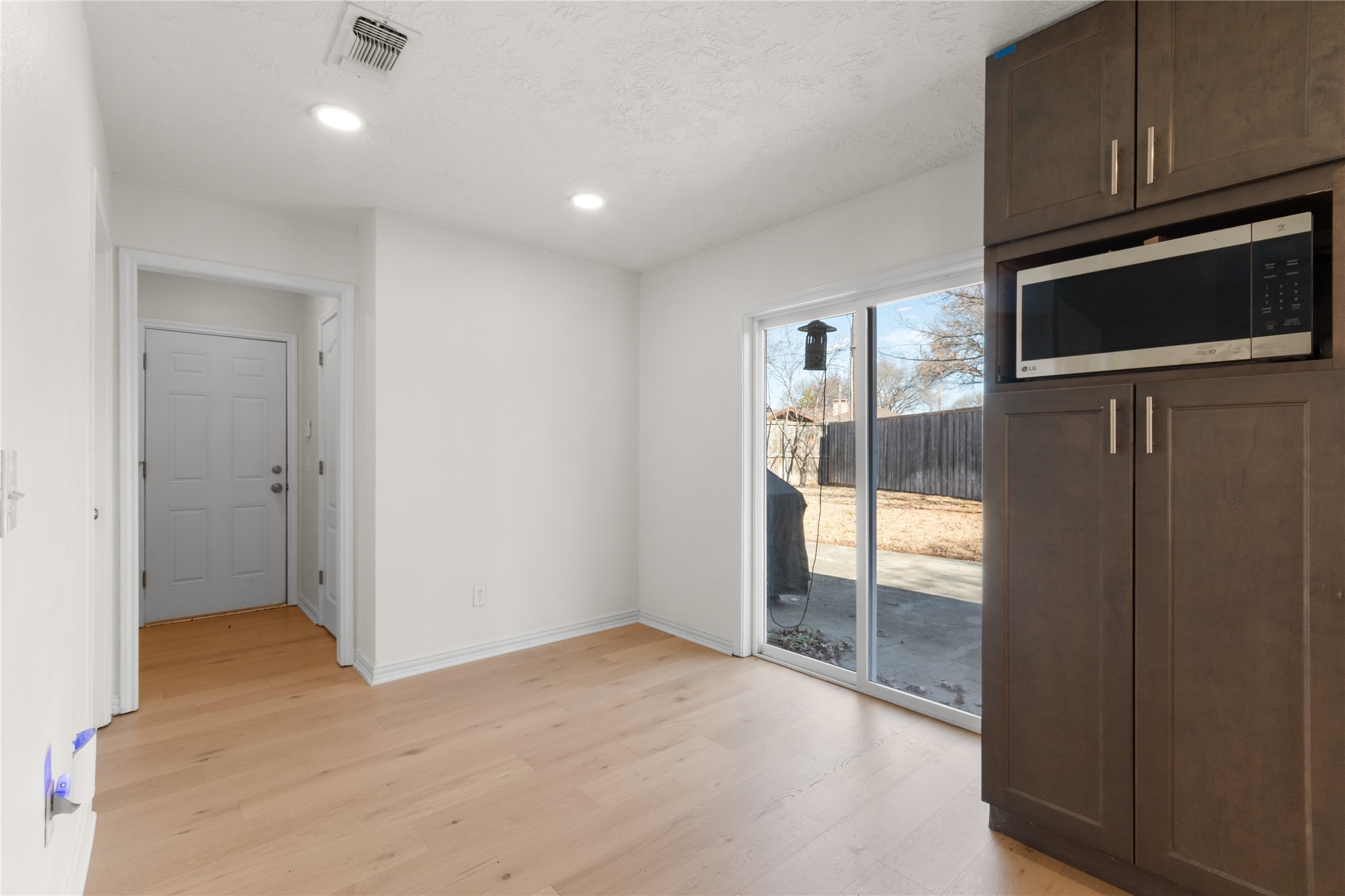 609 Lake Ridge Drive