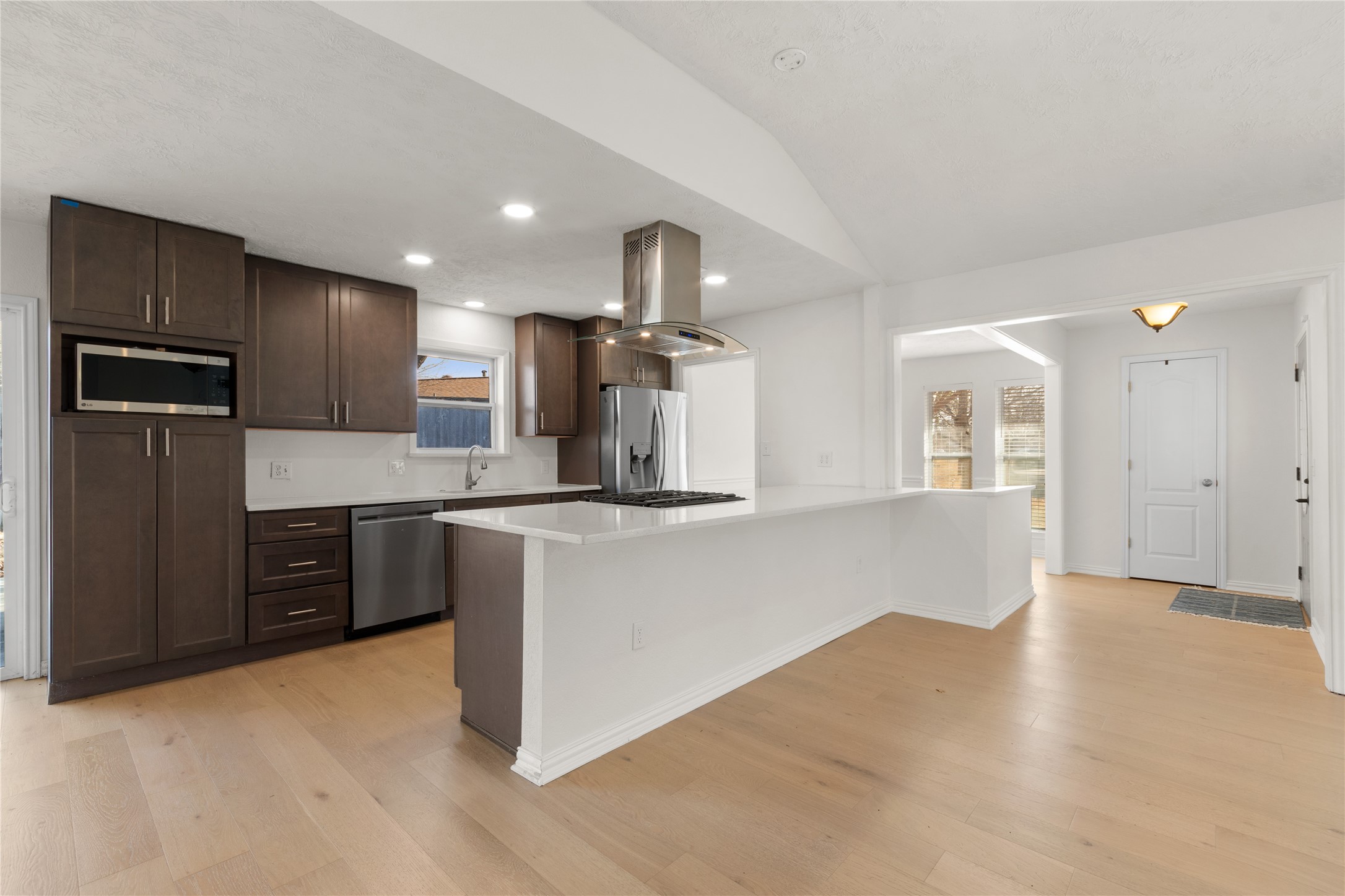 609 Lake Ridge Drive