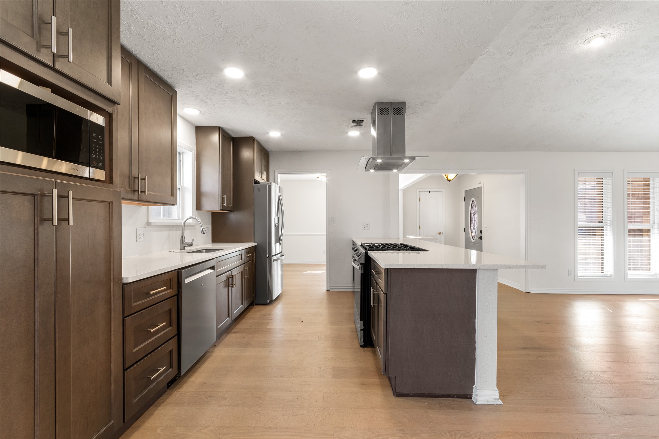 609 Lake Ridge Drive