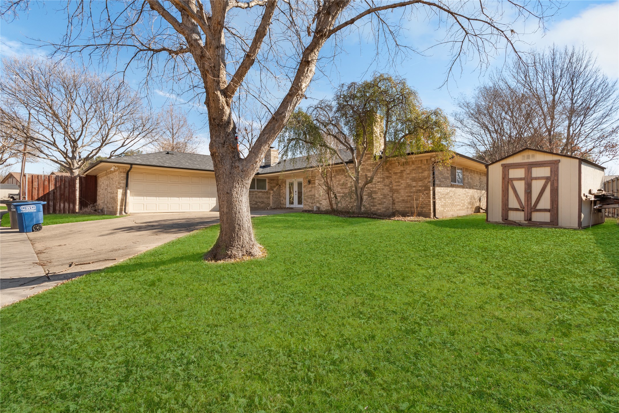 609 Lake Ridge Drive