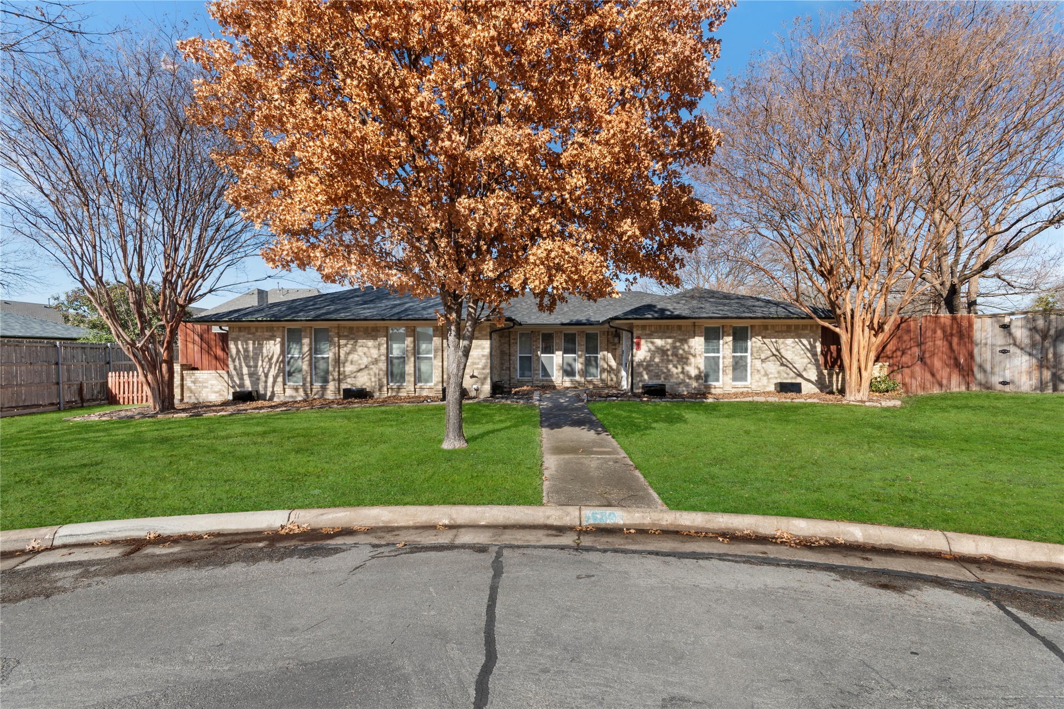 609 Lake Ridge Drive