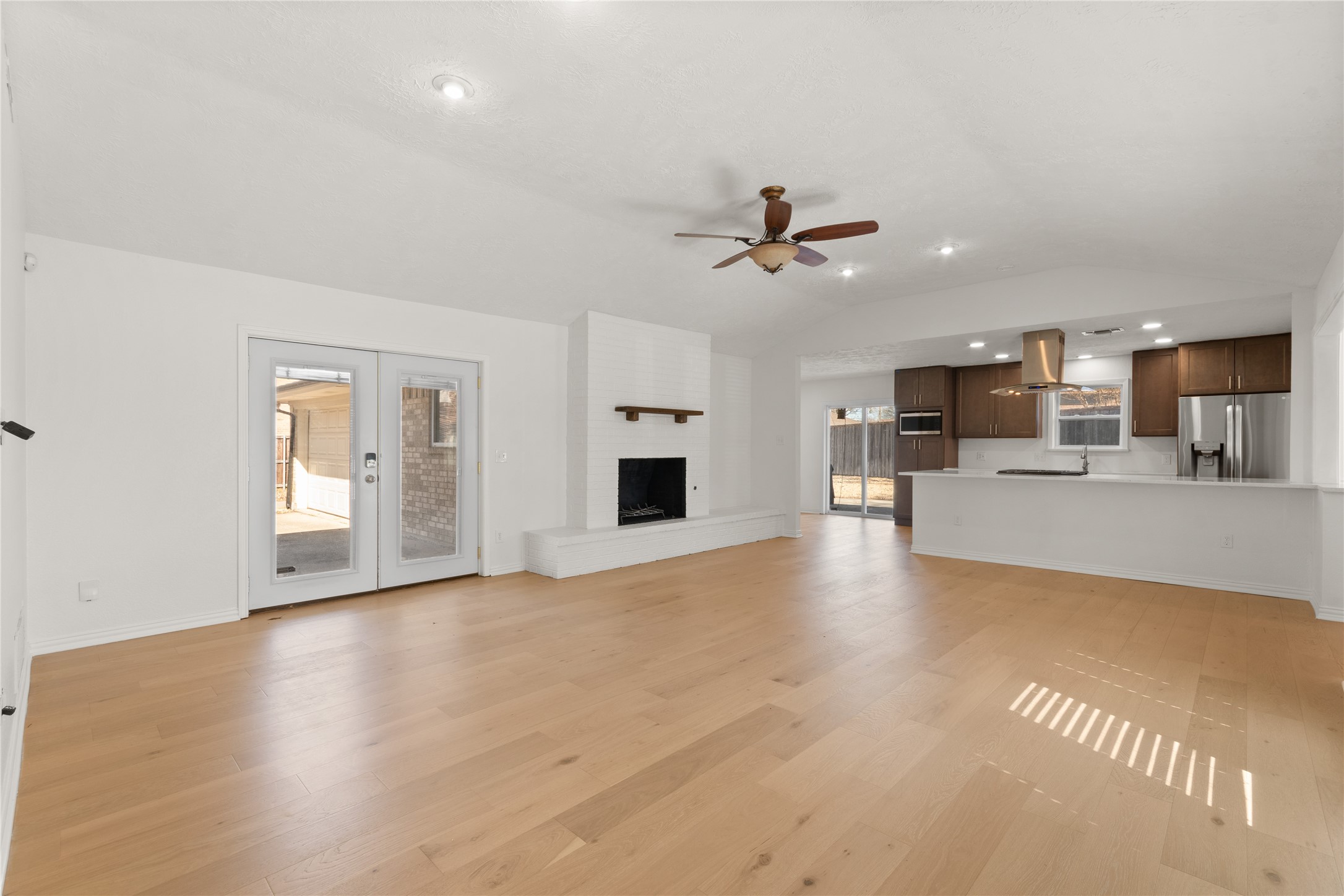 609 Lake Ridge Drive