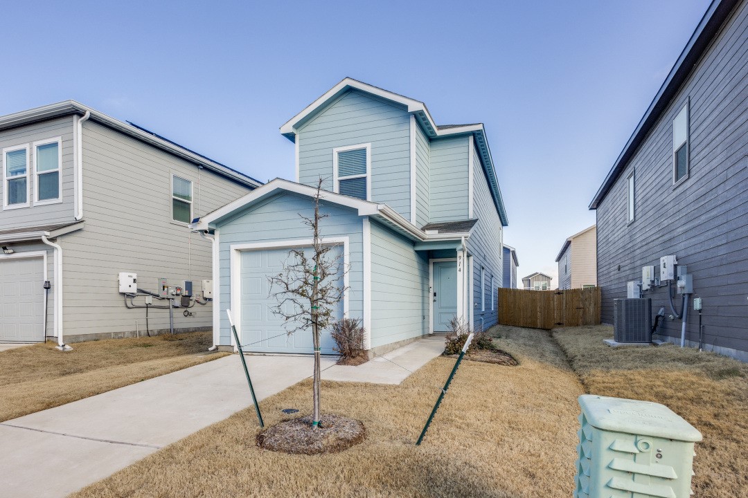 914 Blue Heron Drive