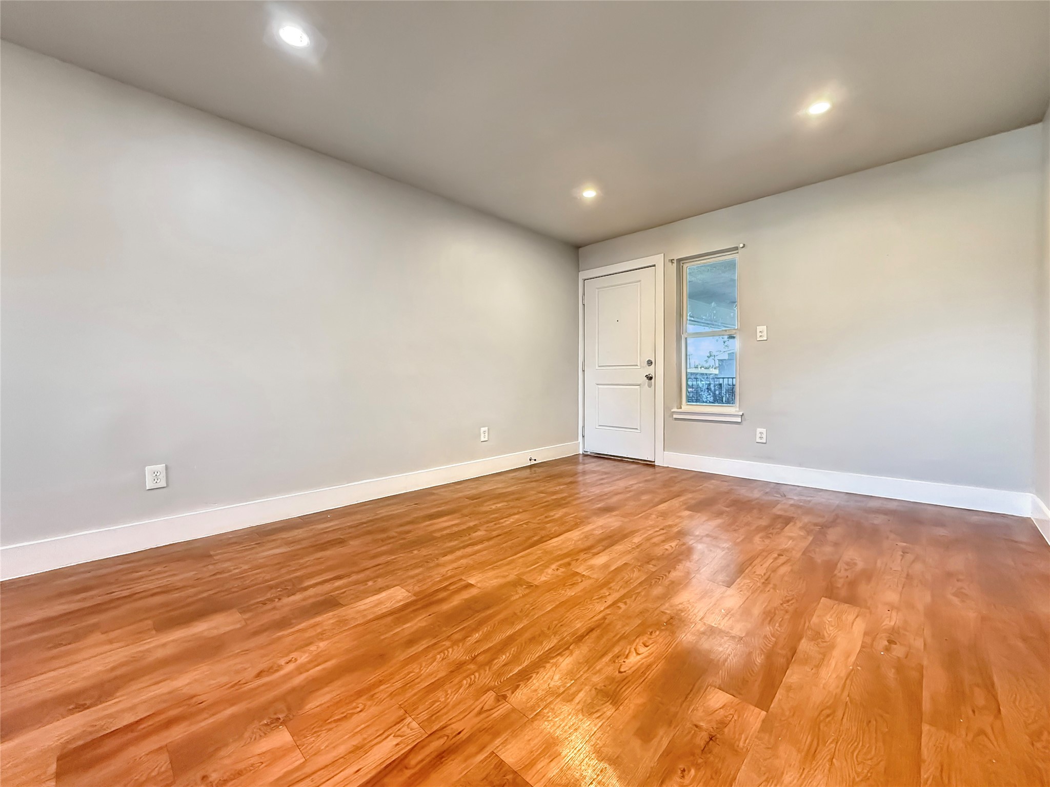 740 Edgemont Avenue 204