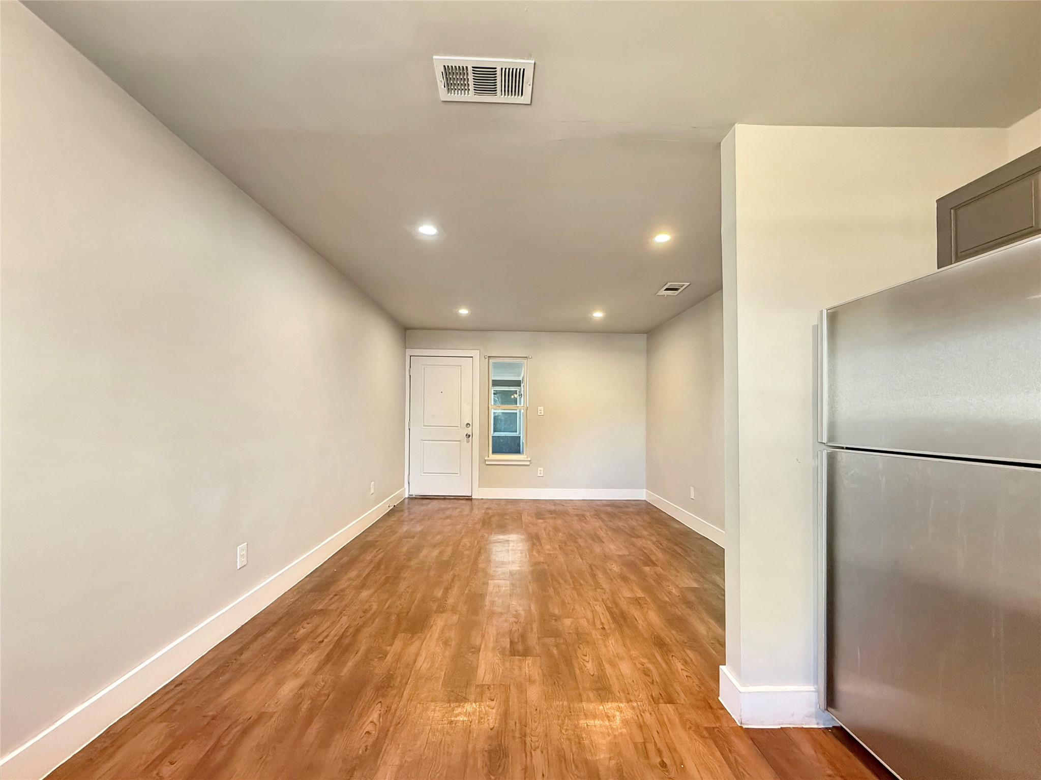 740 Edgemont Avenue 204