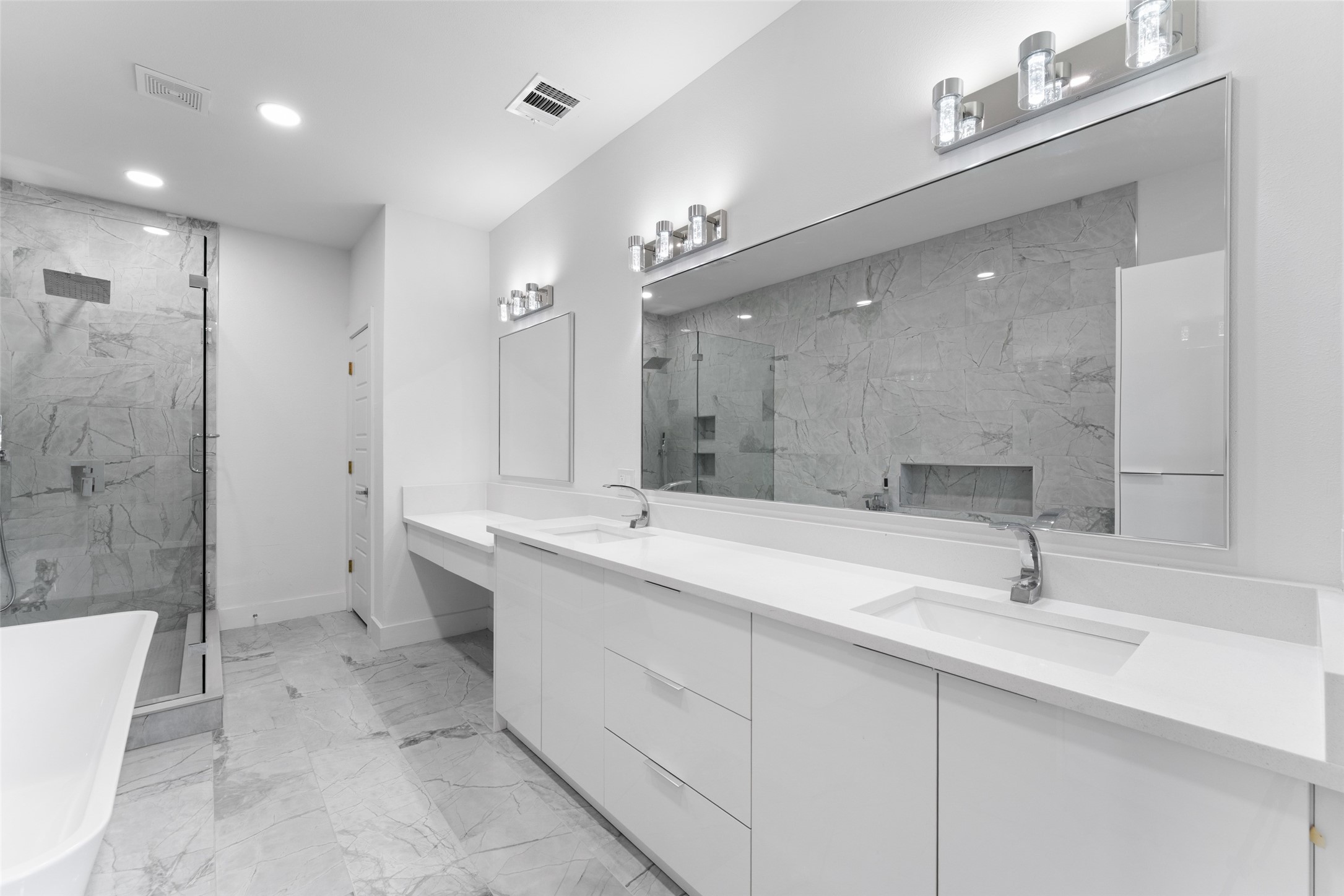 2513 Crossman Avenue