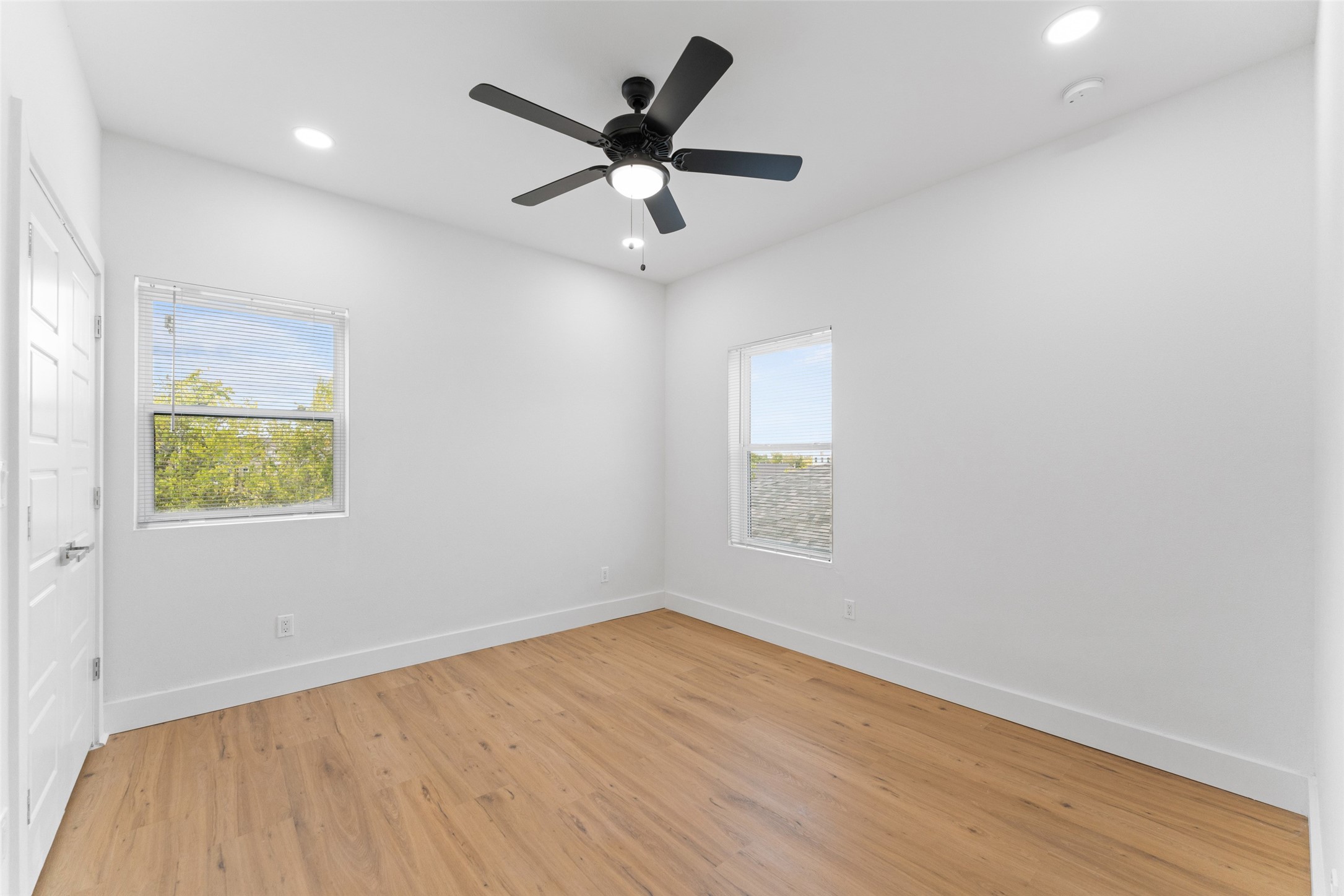 2513 Crossman Avenue