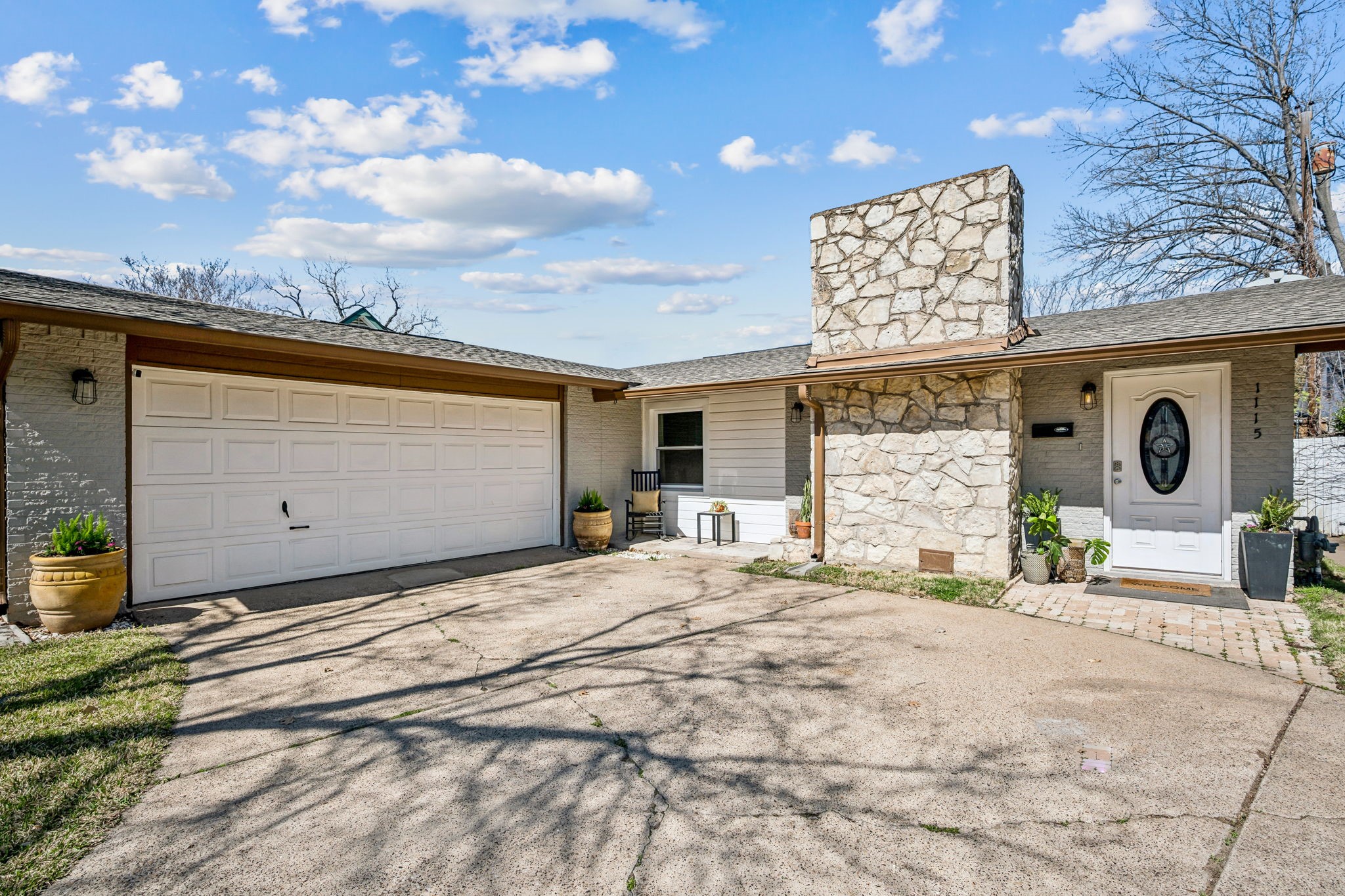 1115 Edwards Court N