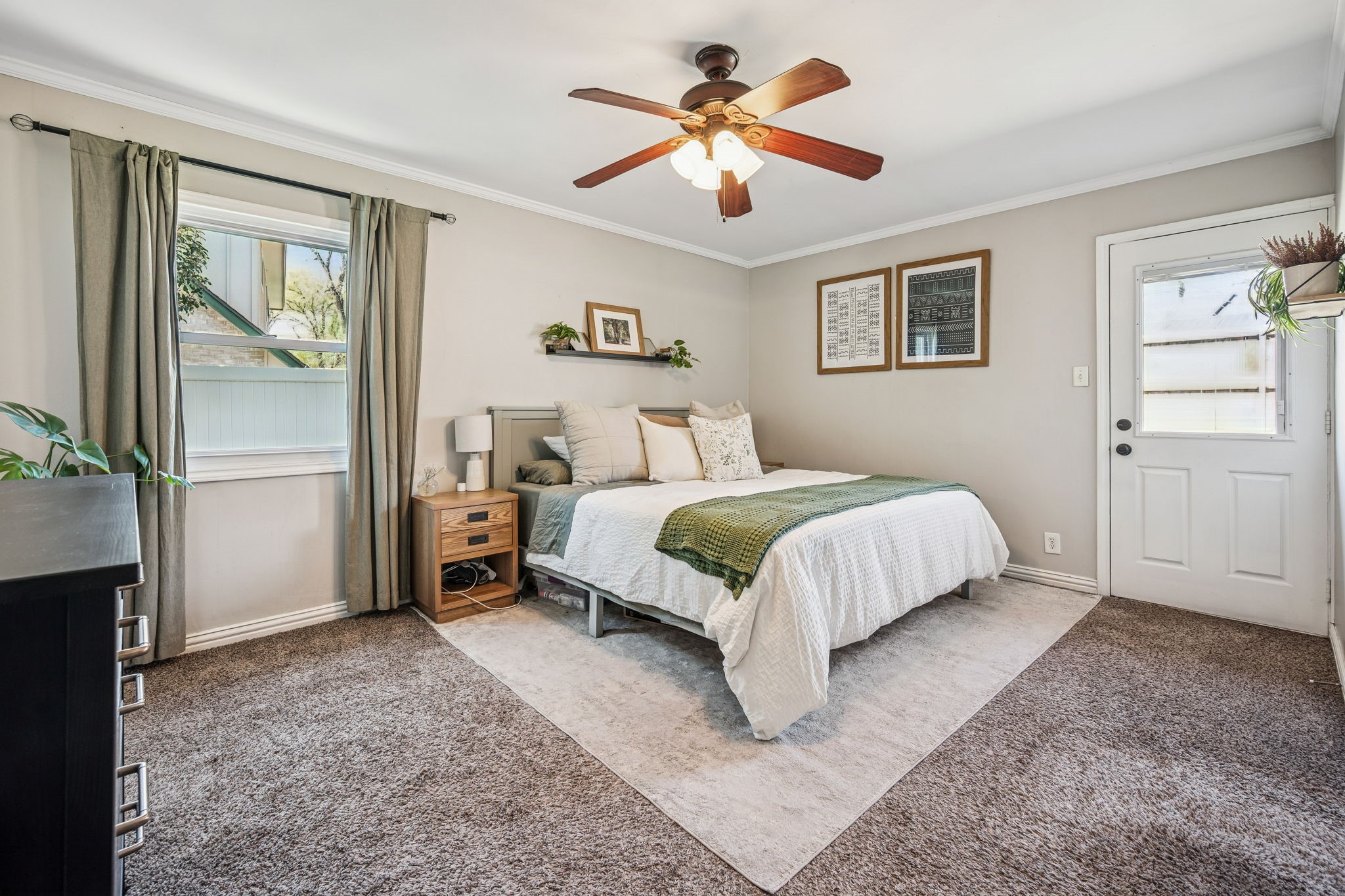 1115 Edwards Court N