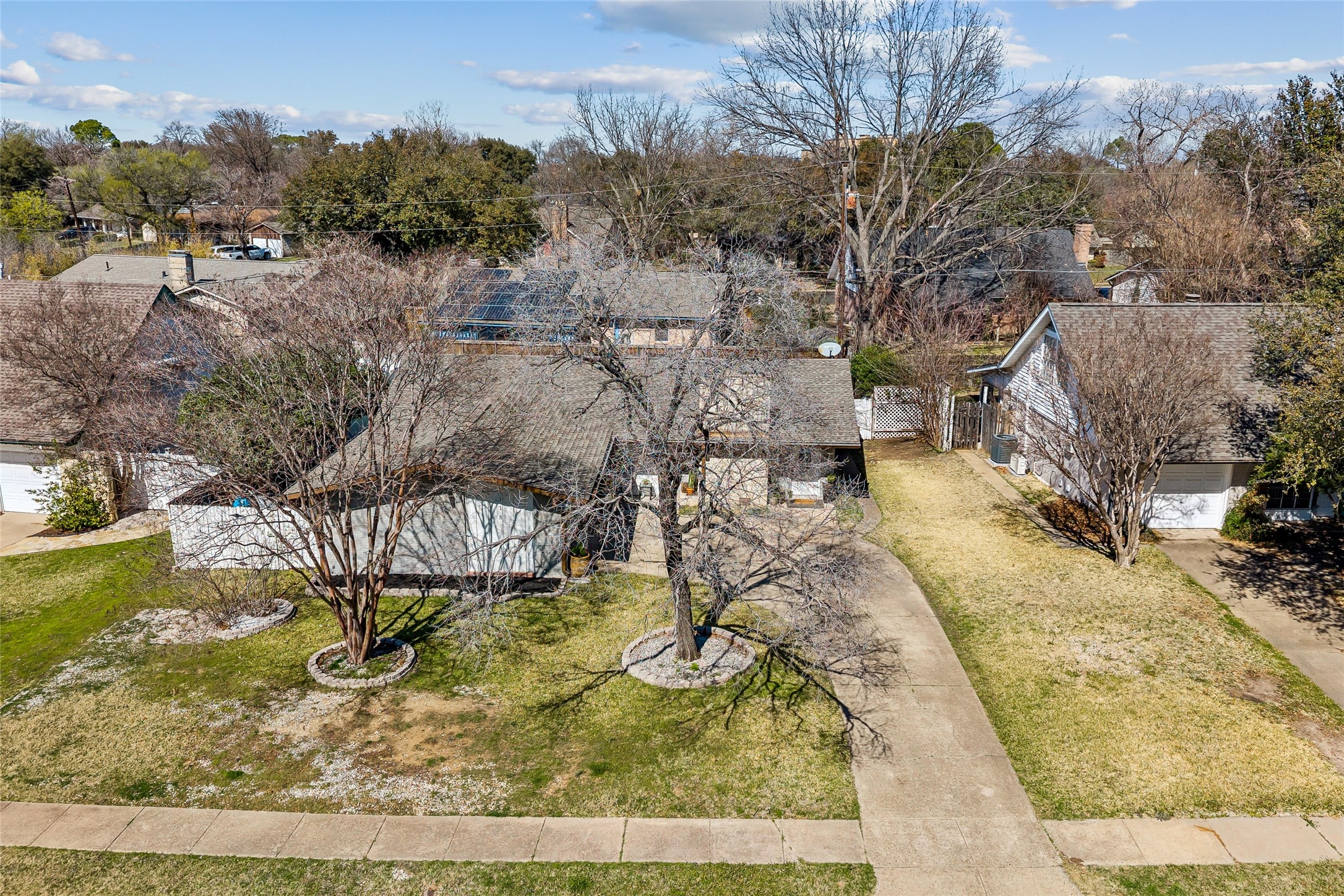 1115 Edwards Court N