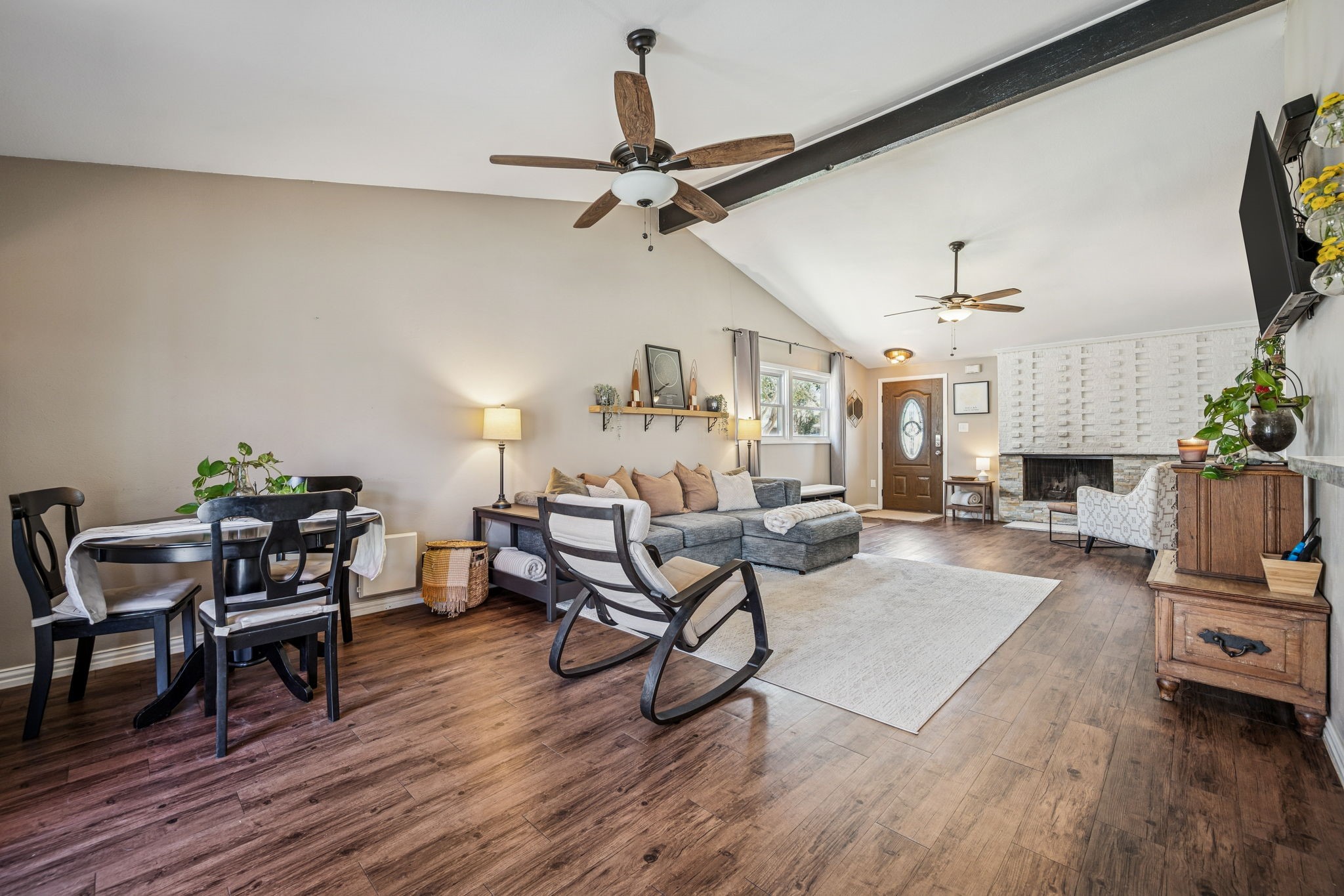 1115 Edwards Court N