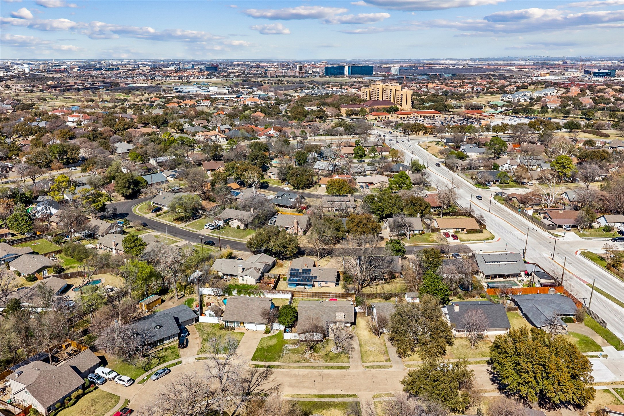 1115 Edwards Court N