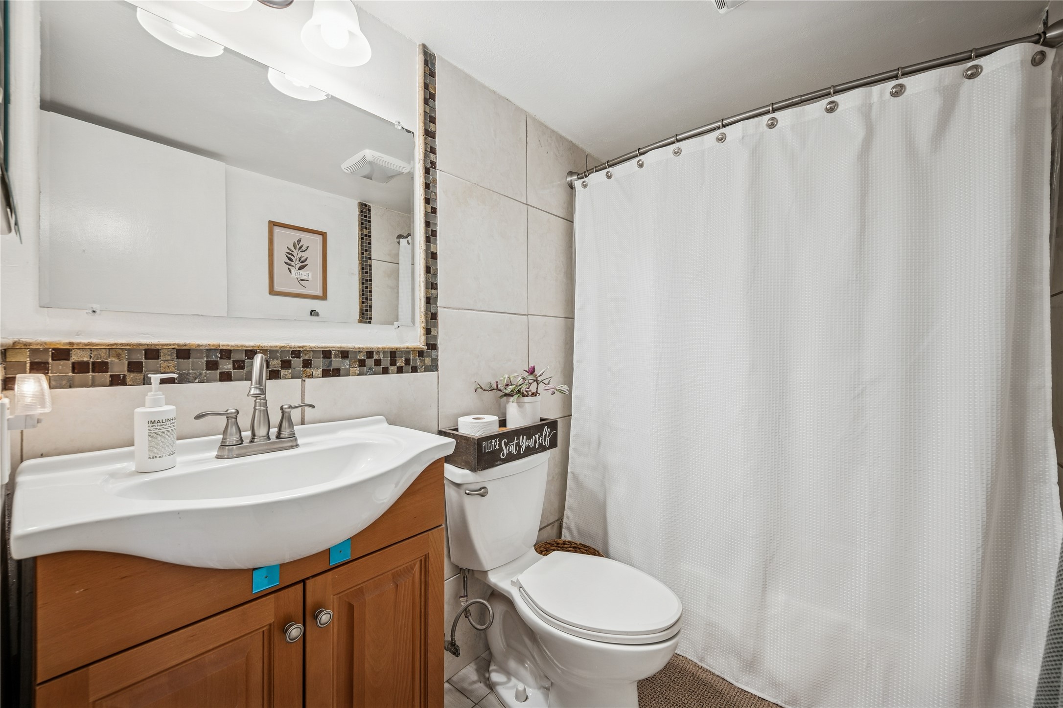 1115 Edwards Court N