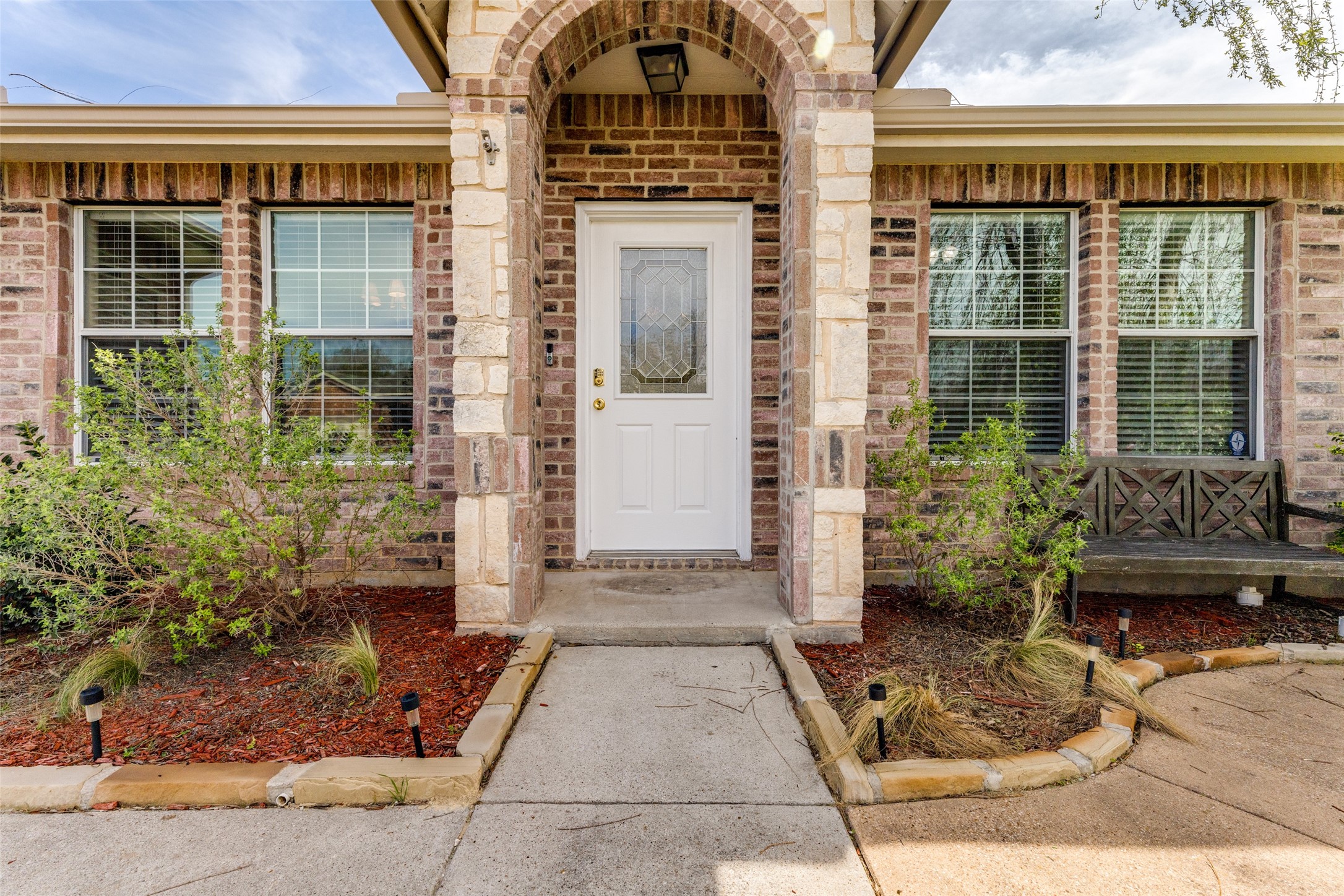 725 Redwing Drive