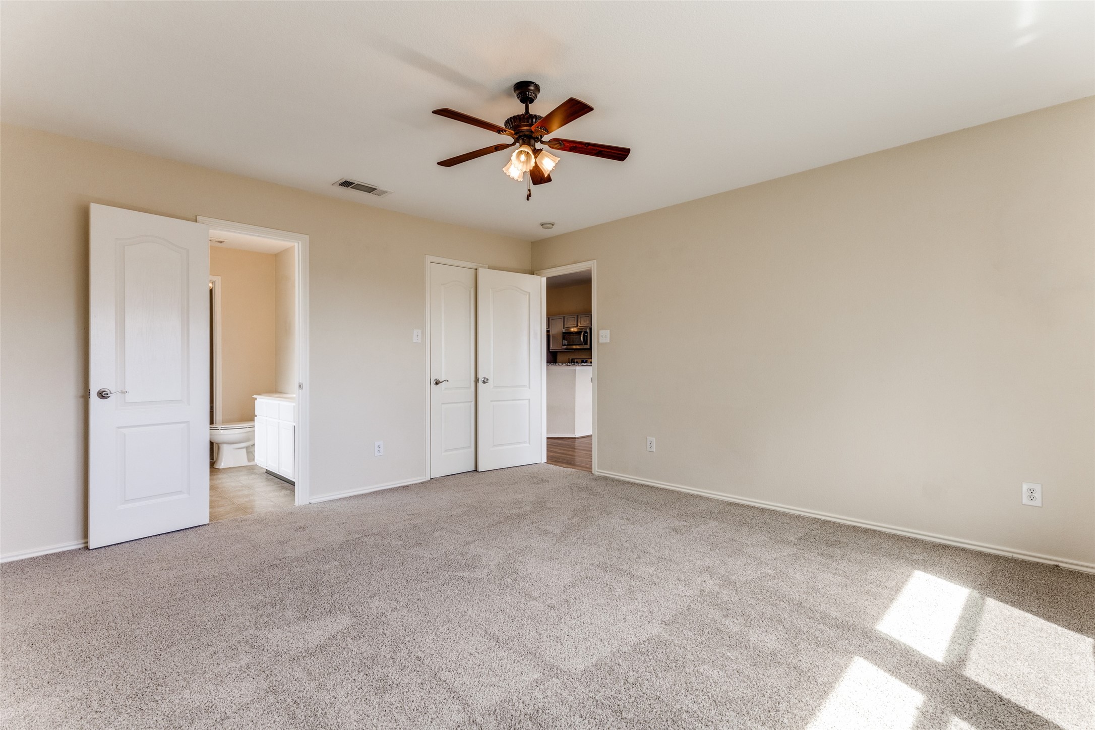 725 Redwing Drive