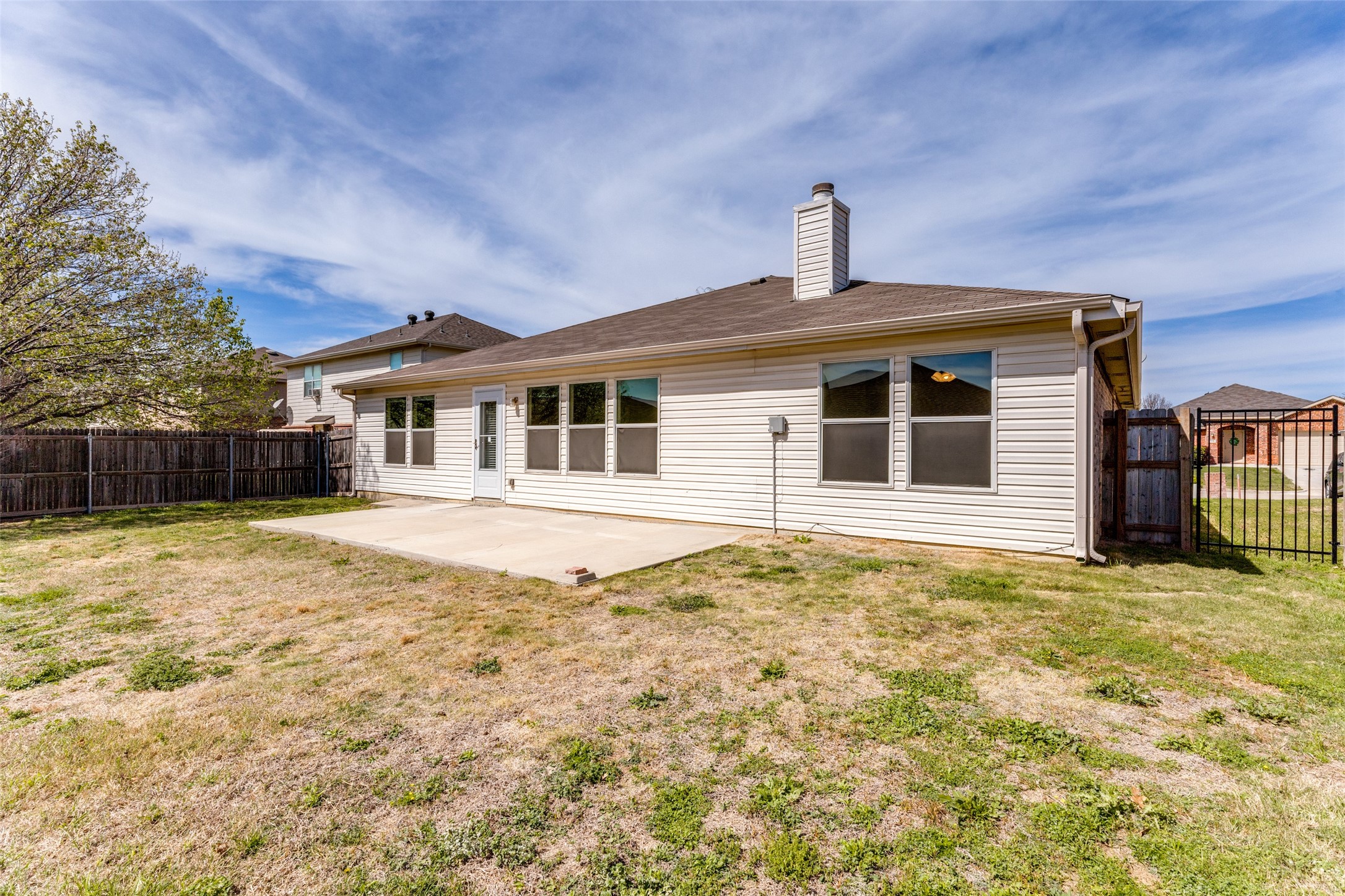 725 Redwing Drive