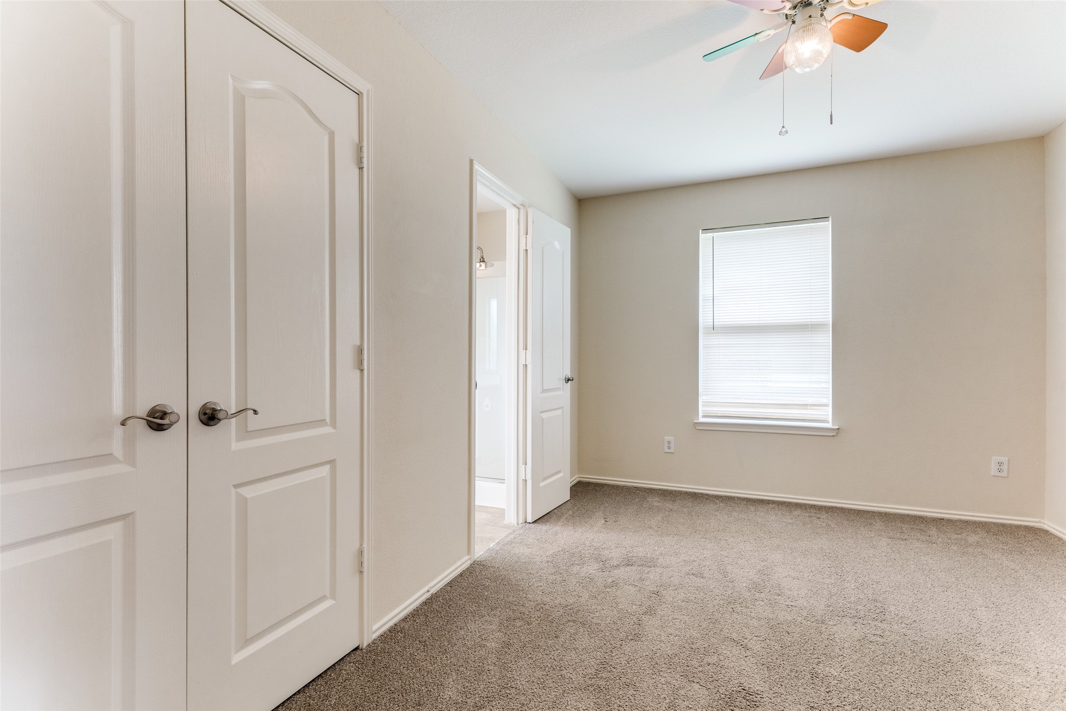 725 Redwing Drive