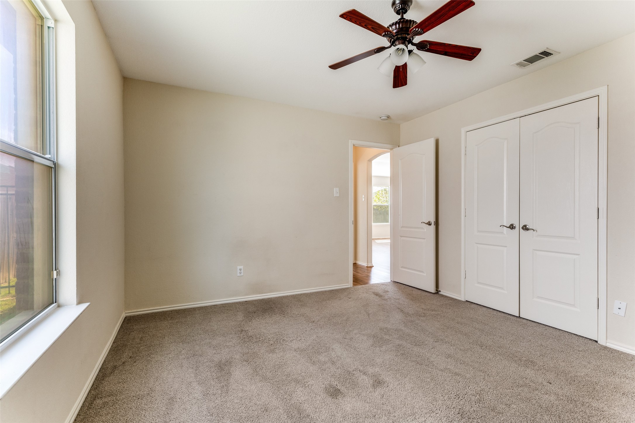 725 Redwing Drive