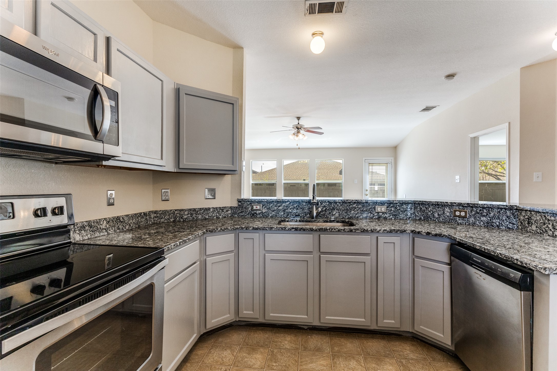 725 Redwing Drive