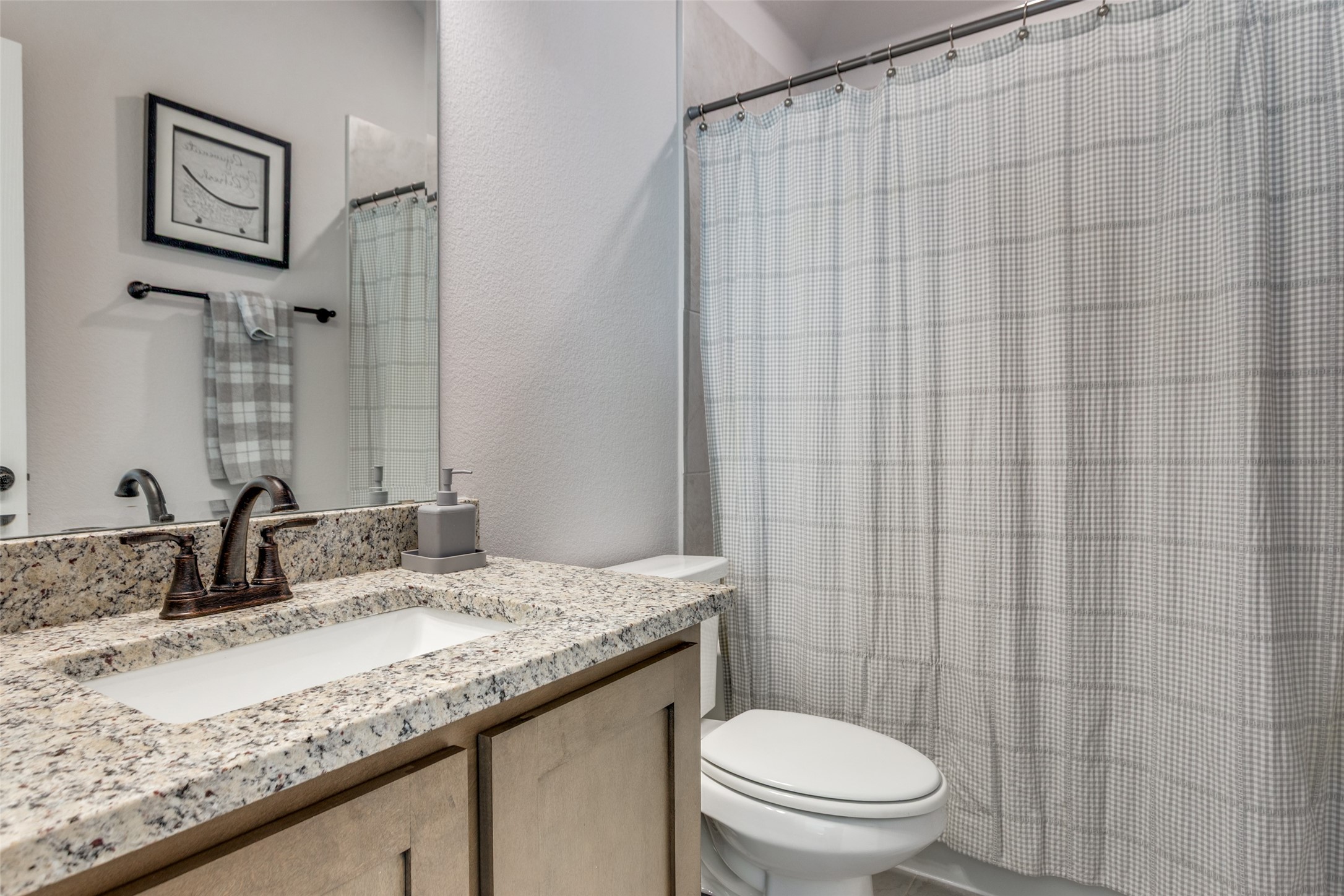 8228 Manx Point