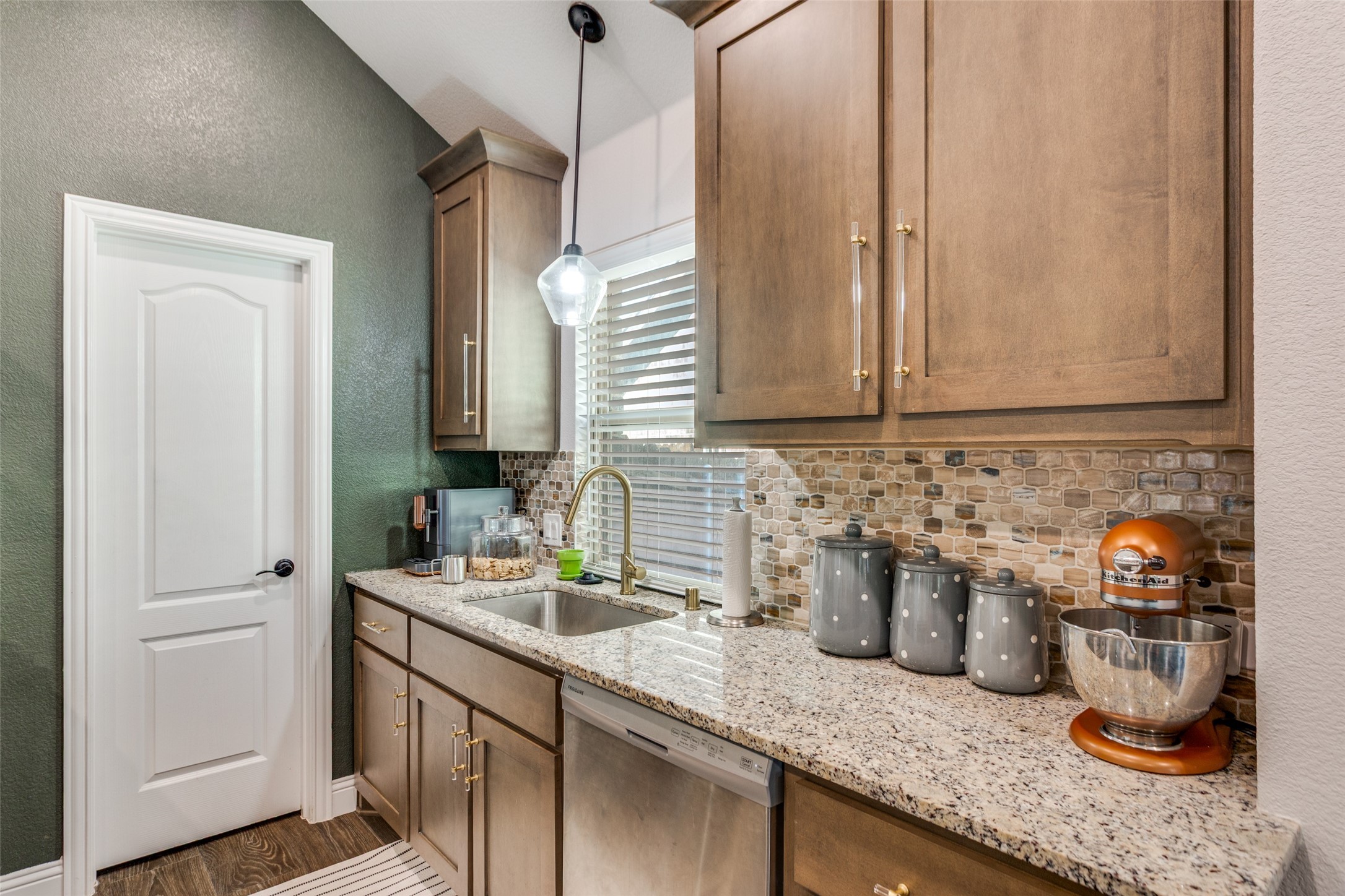8228 Manx Point