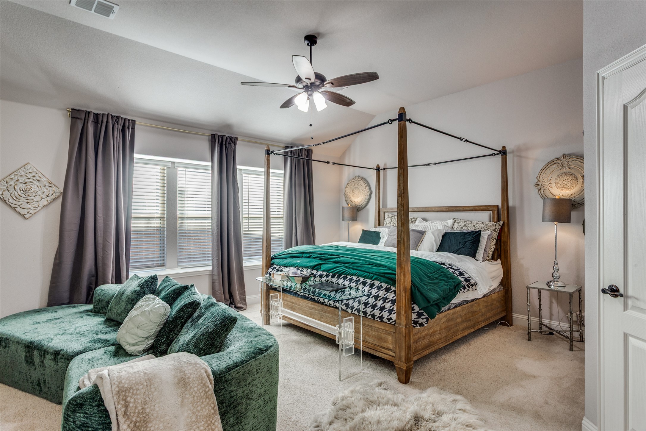 8228 Manx Point