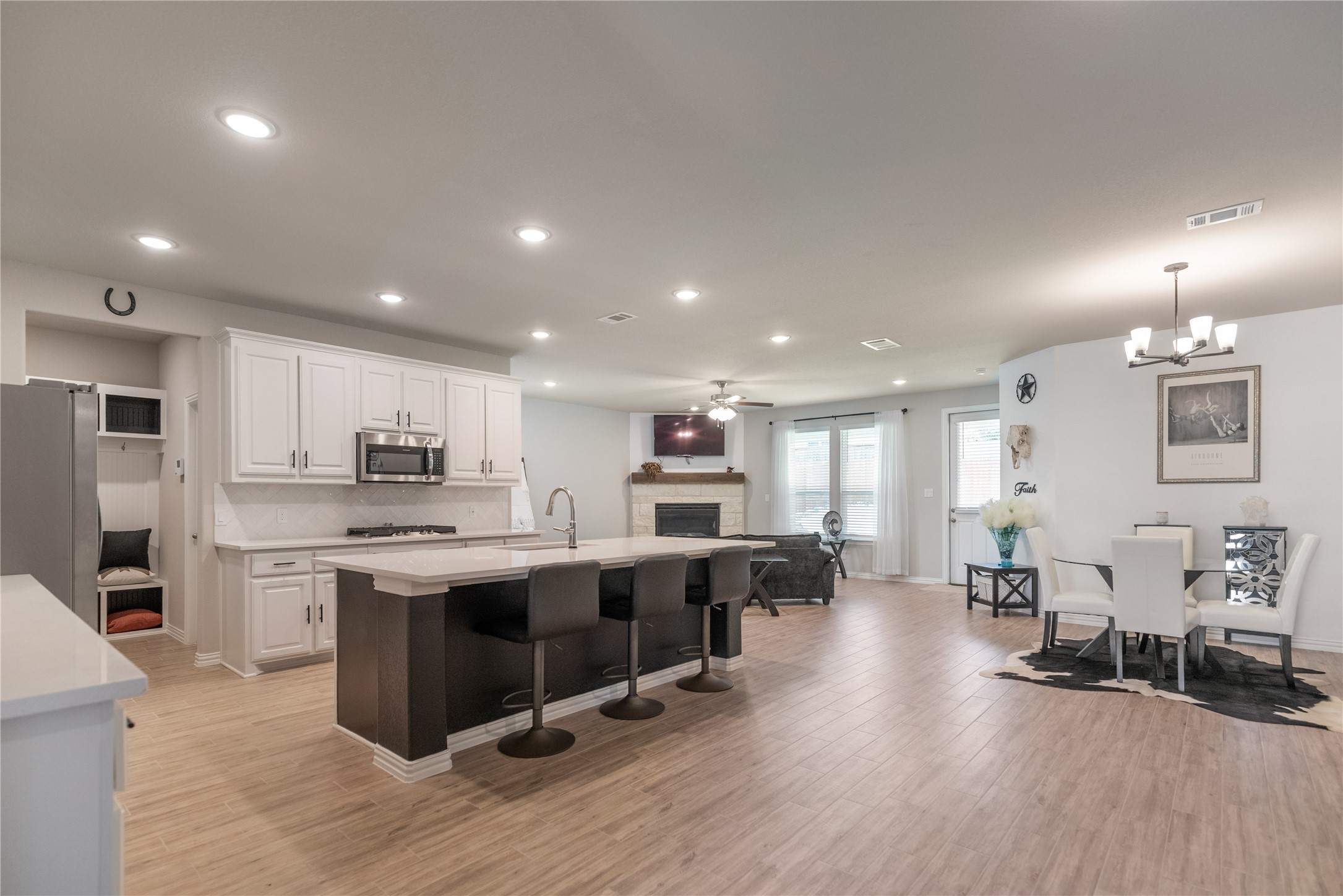 1412 Whitetail Lane