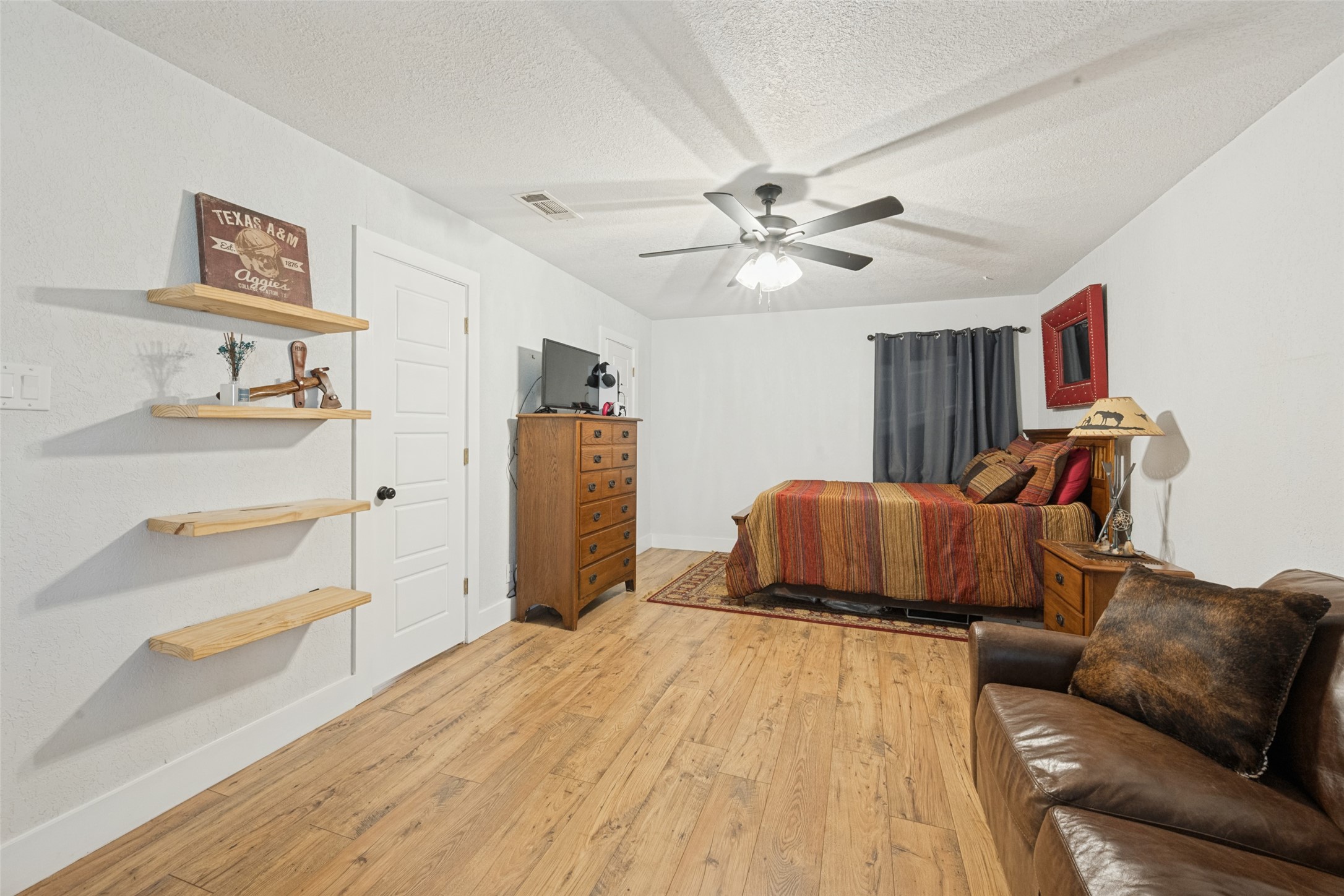 820 Overhill Drive