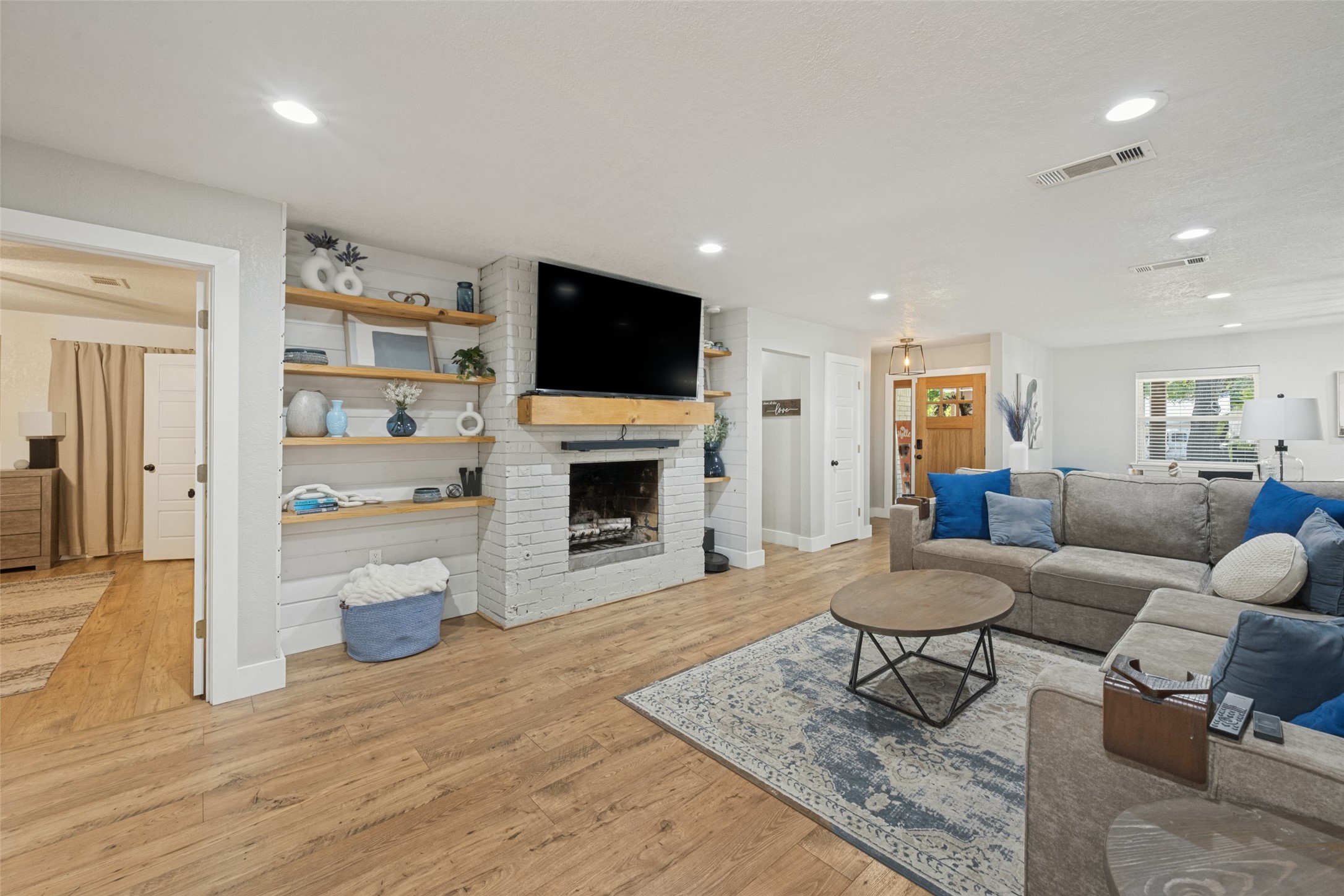 820 Overhill Drive