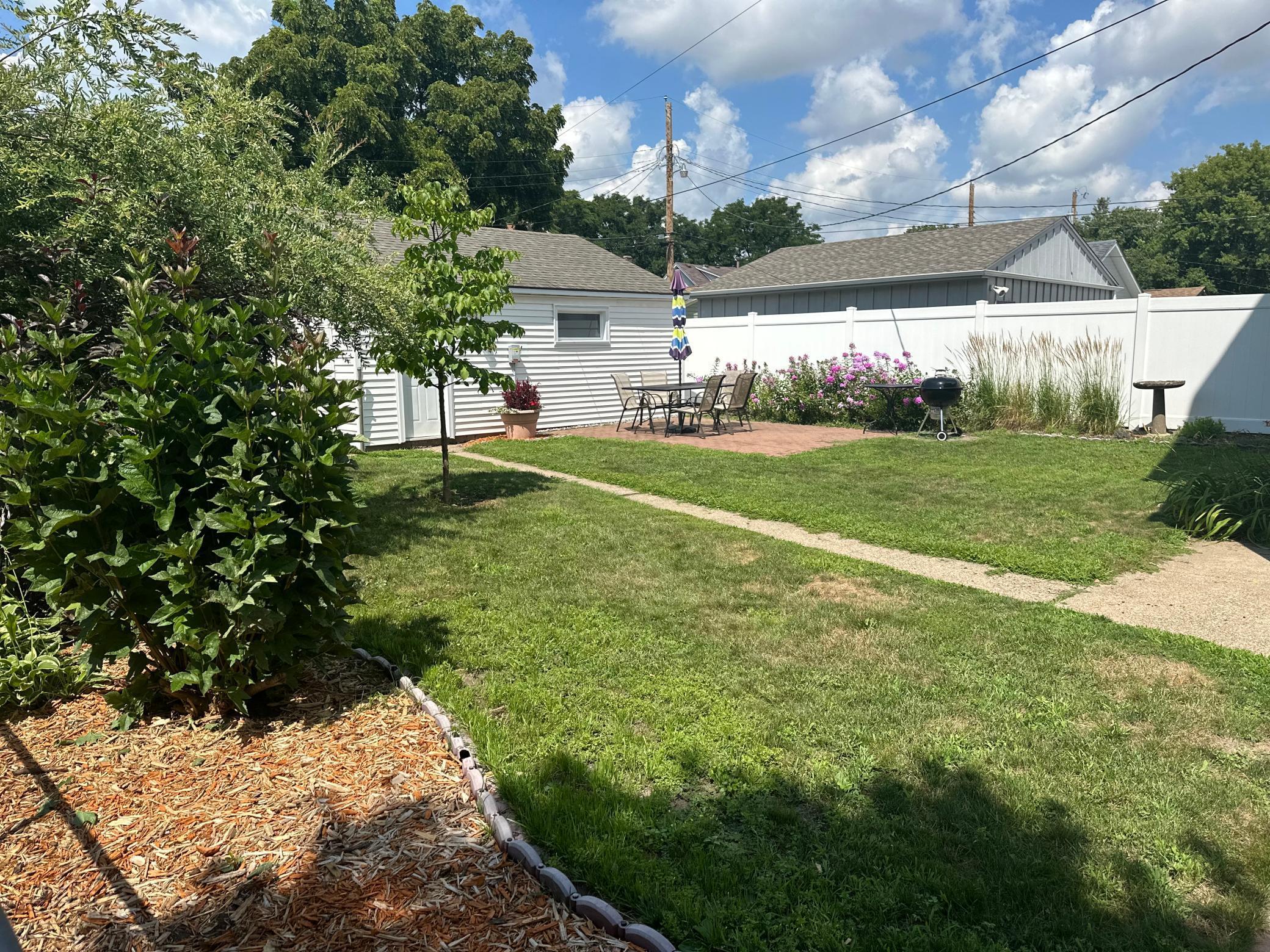 401 View Street