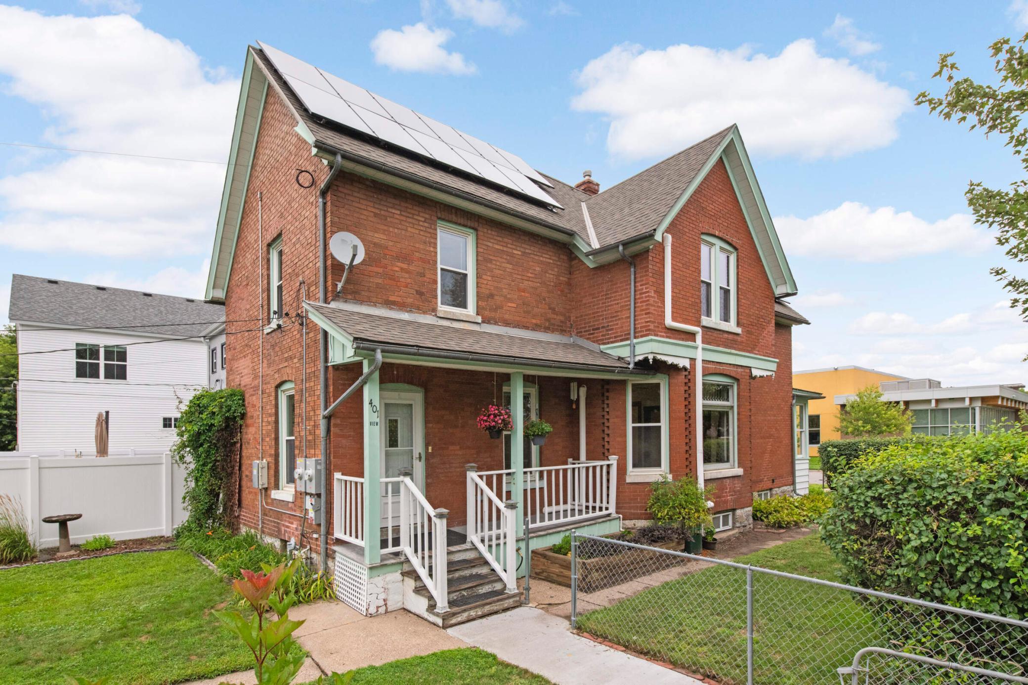401 View Street
