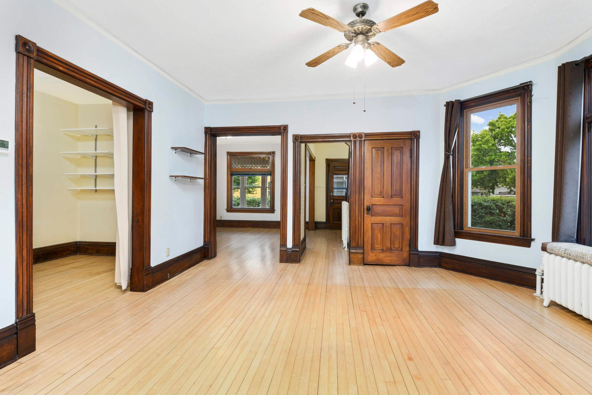 401 View Street