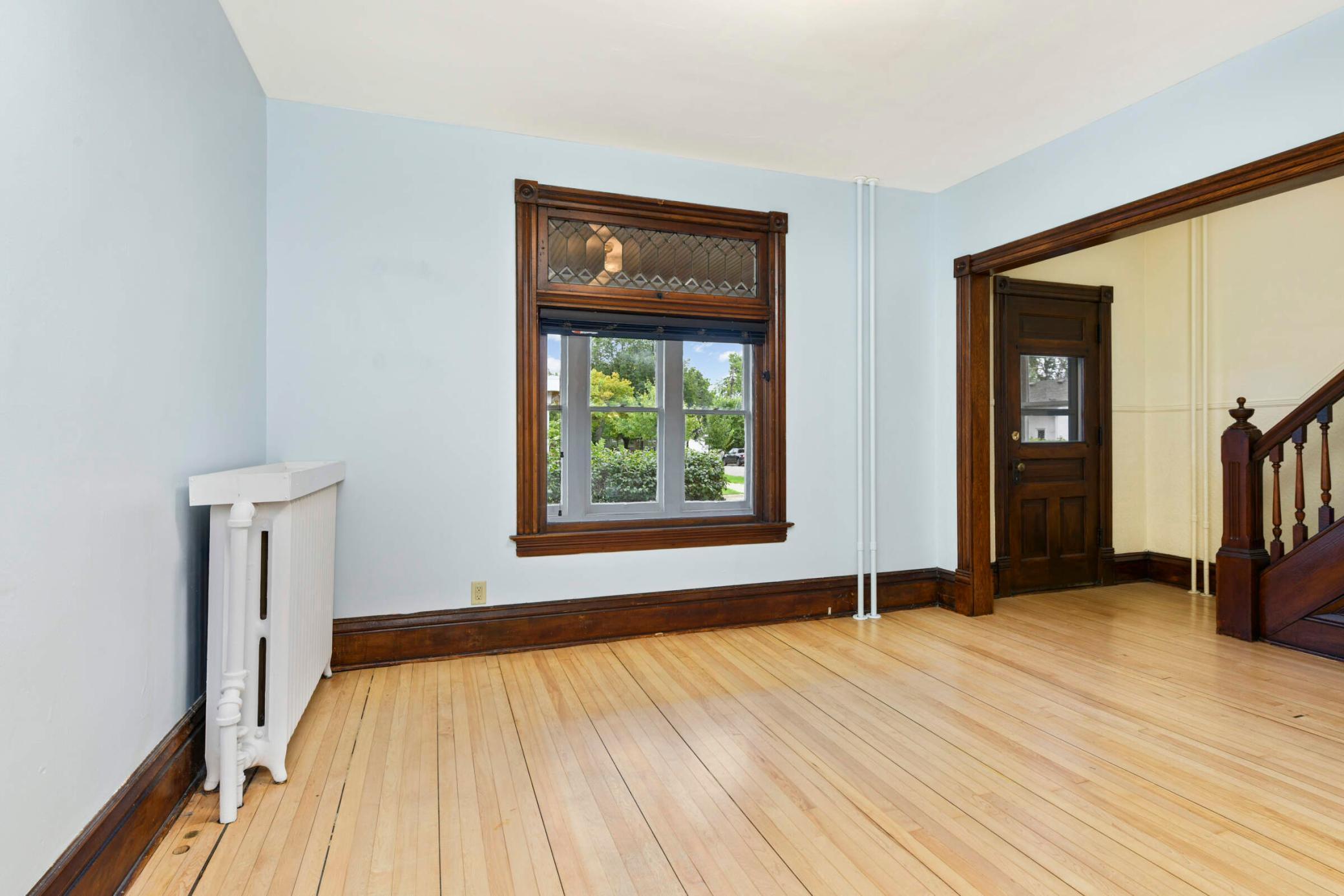 401 View Street