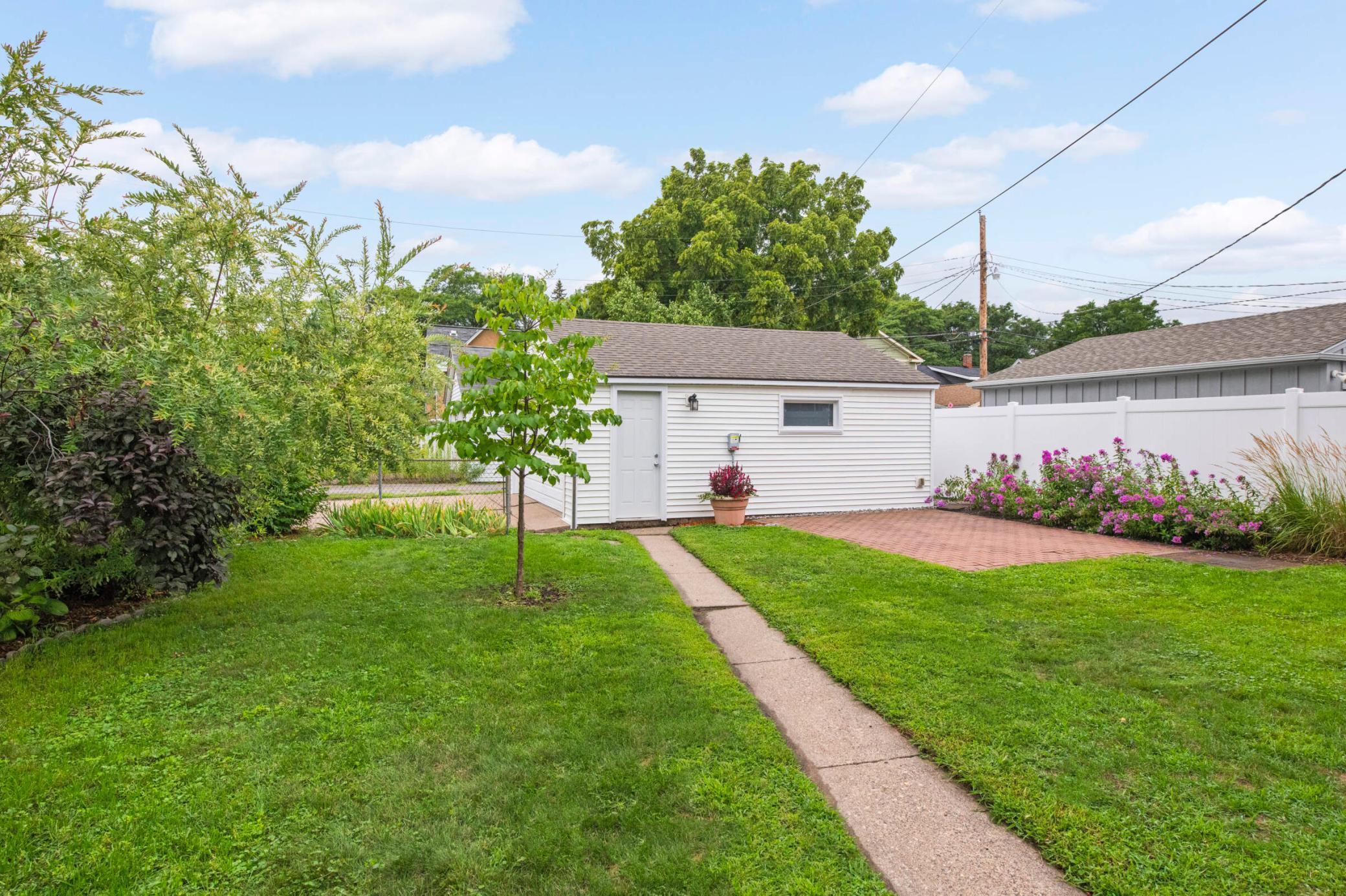 401 View Street