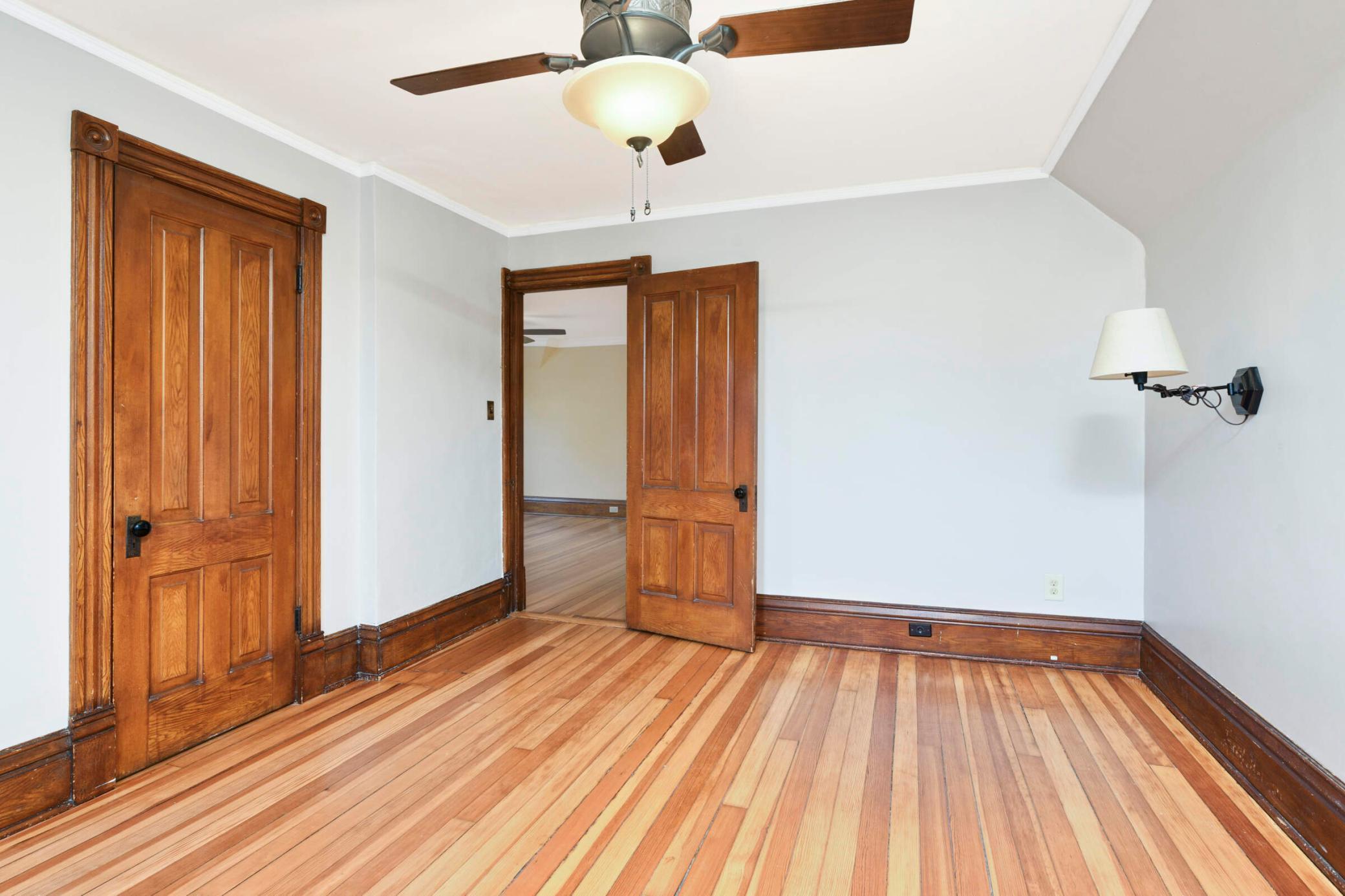 401 View Street