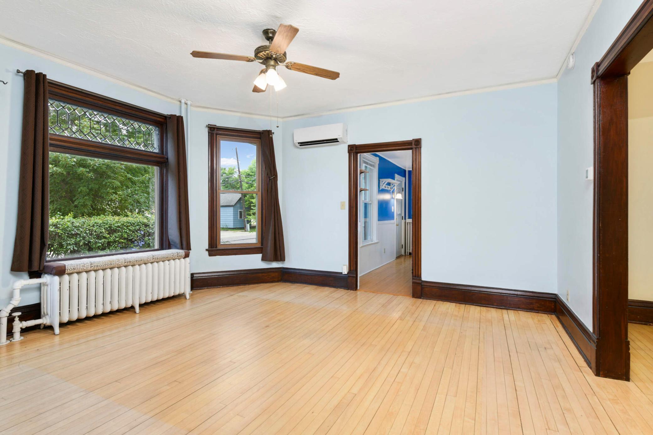 401 View Street